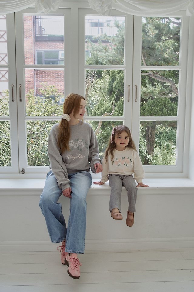 Momoann | Rose Sweatshirt(With Mom)