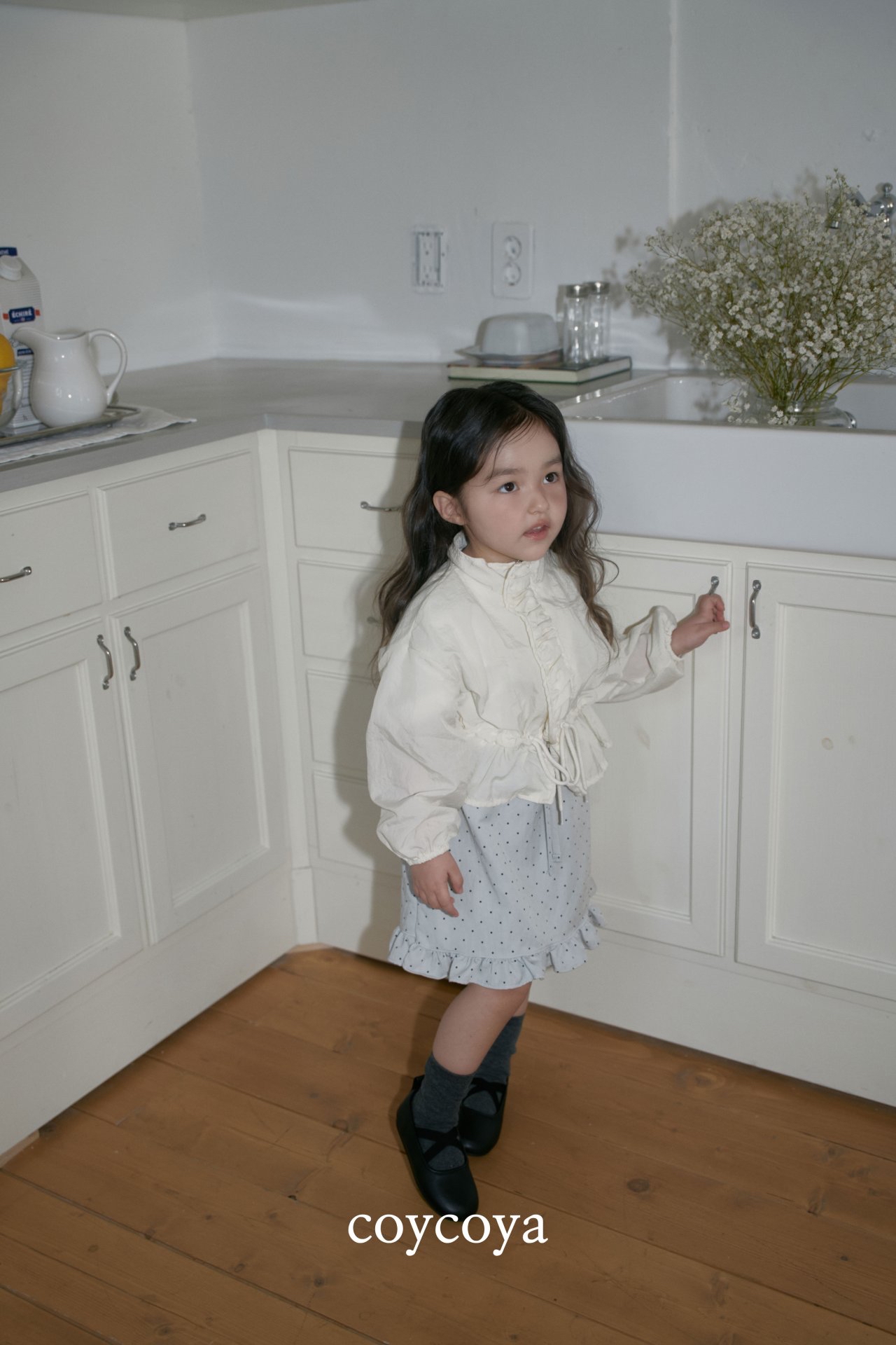 🌸預訂 韓國直送🌸🇰🇷COYCOYA兩色褶皺荷葉邊拉鍊防風外套連收納袋