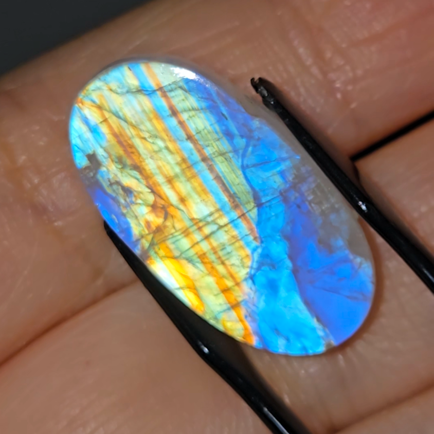 Gem-grade rainbow moonstone from India - MS1