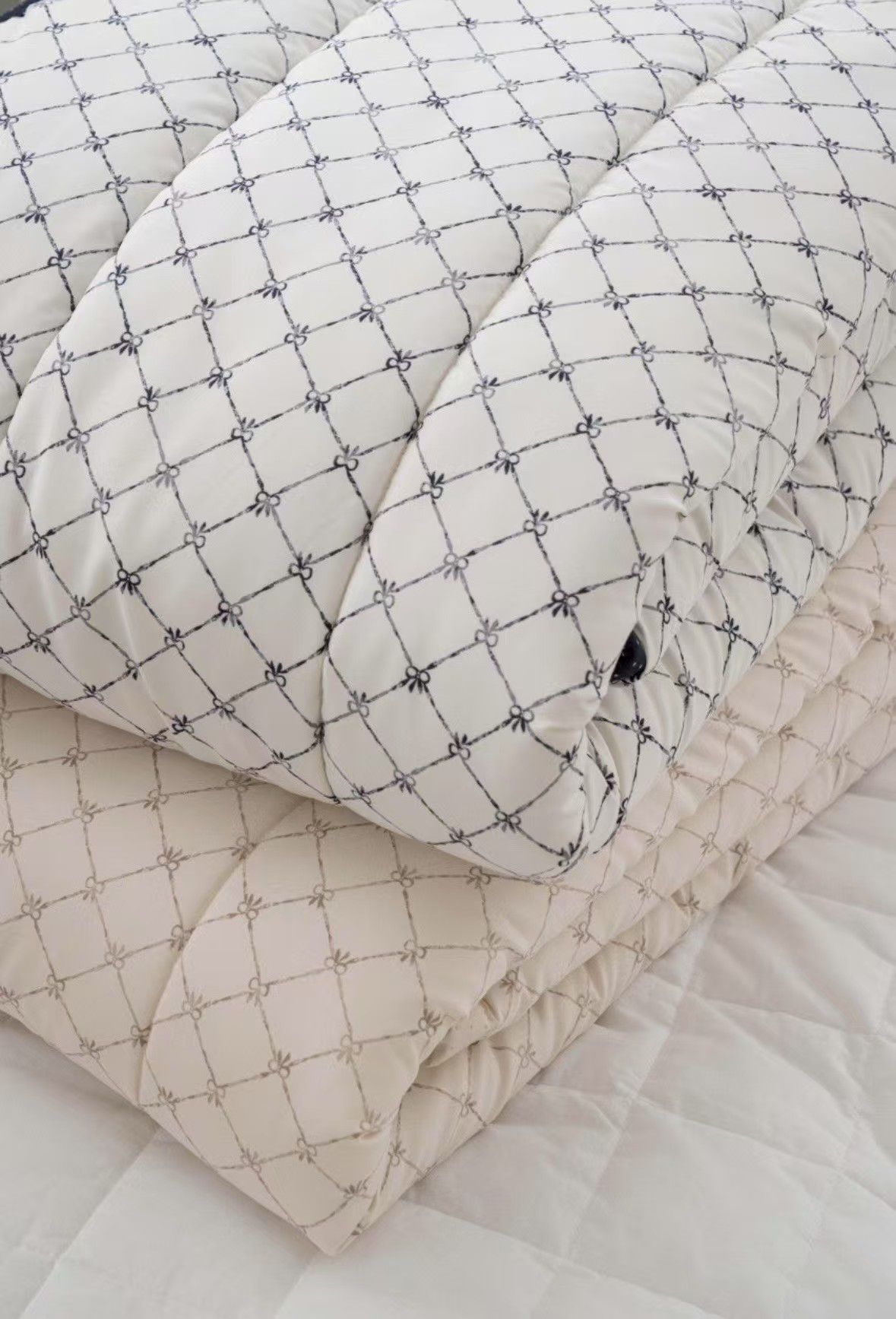 2件起各减$ 10(入真空袋出貨)。💛2026年最新上市🆕💛平靚正推介‼️🔥韓國四季薄被🉐100%韓國製超纖維🉐C19881