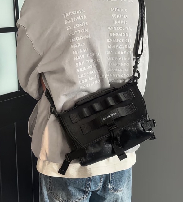 訂貨📮Balenciaga 男裝 Army Messenger Bag Size 22x18x9cm 女生可用 性價比高
