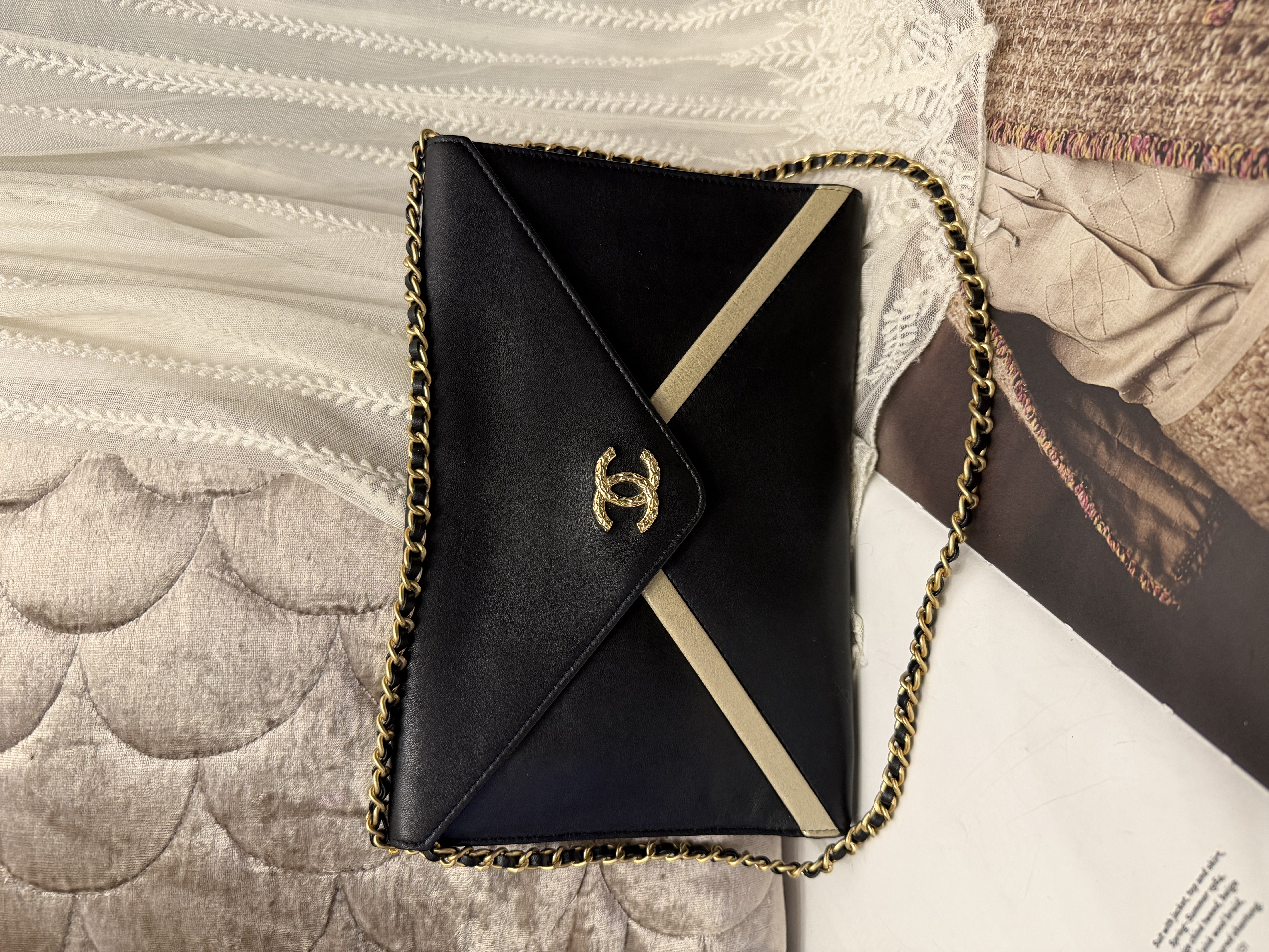 chanel cc black ENVELOPE flap clutch black lamb GHW