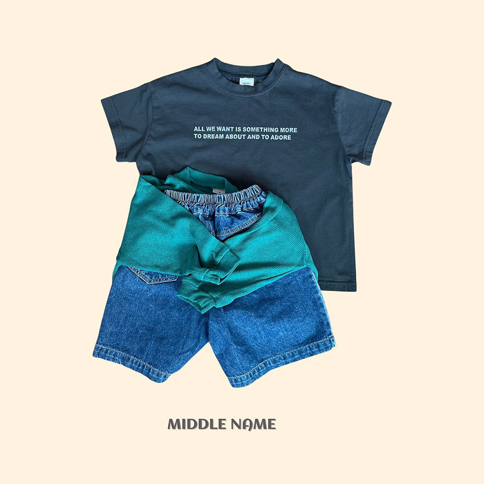 🇰🇷middle name tee