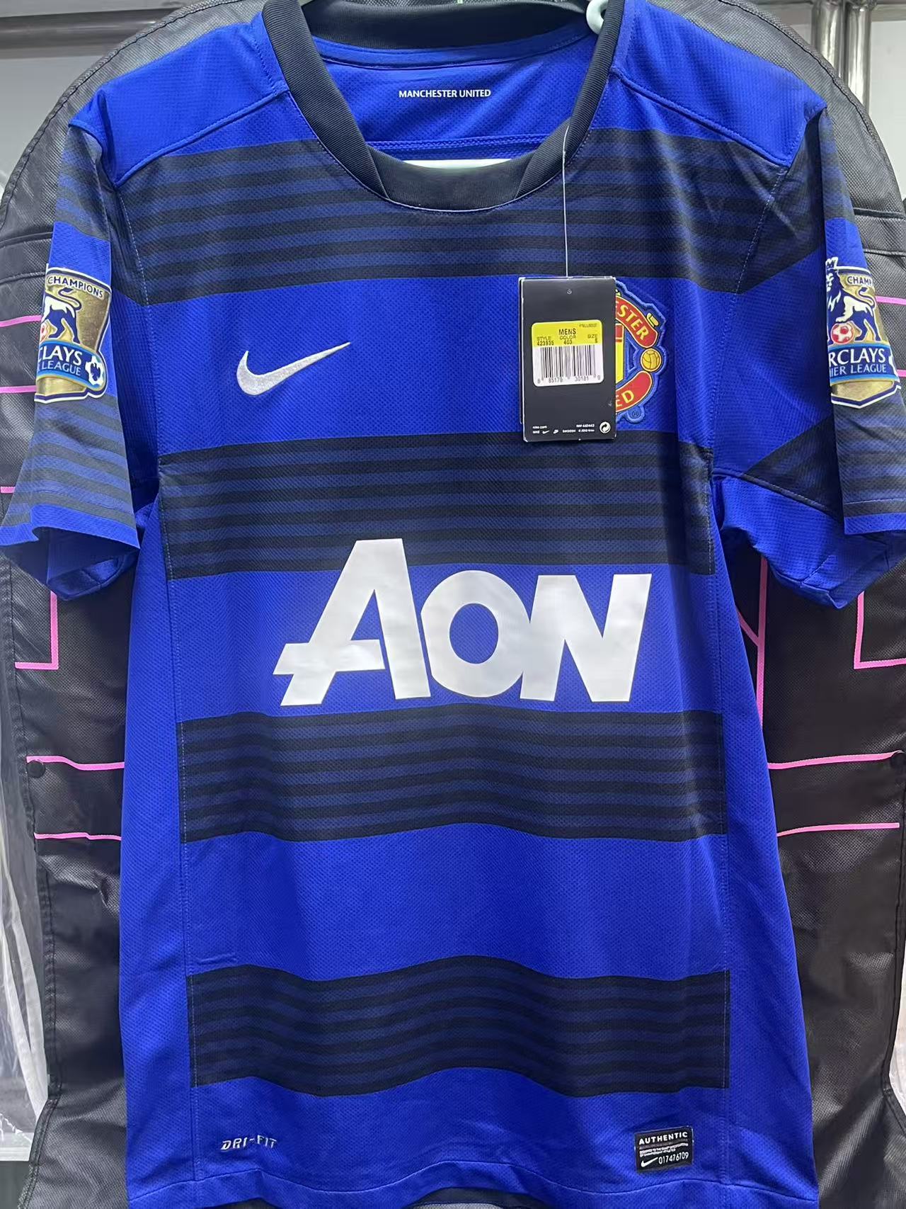2011-12 Manchester United Away Shirt Size S "BNWT" 