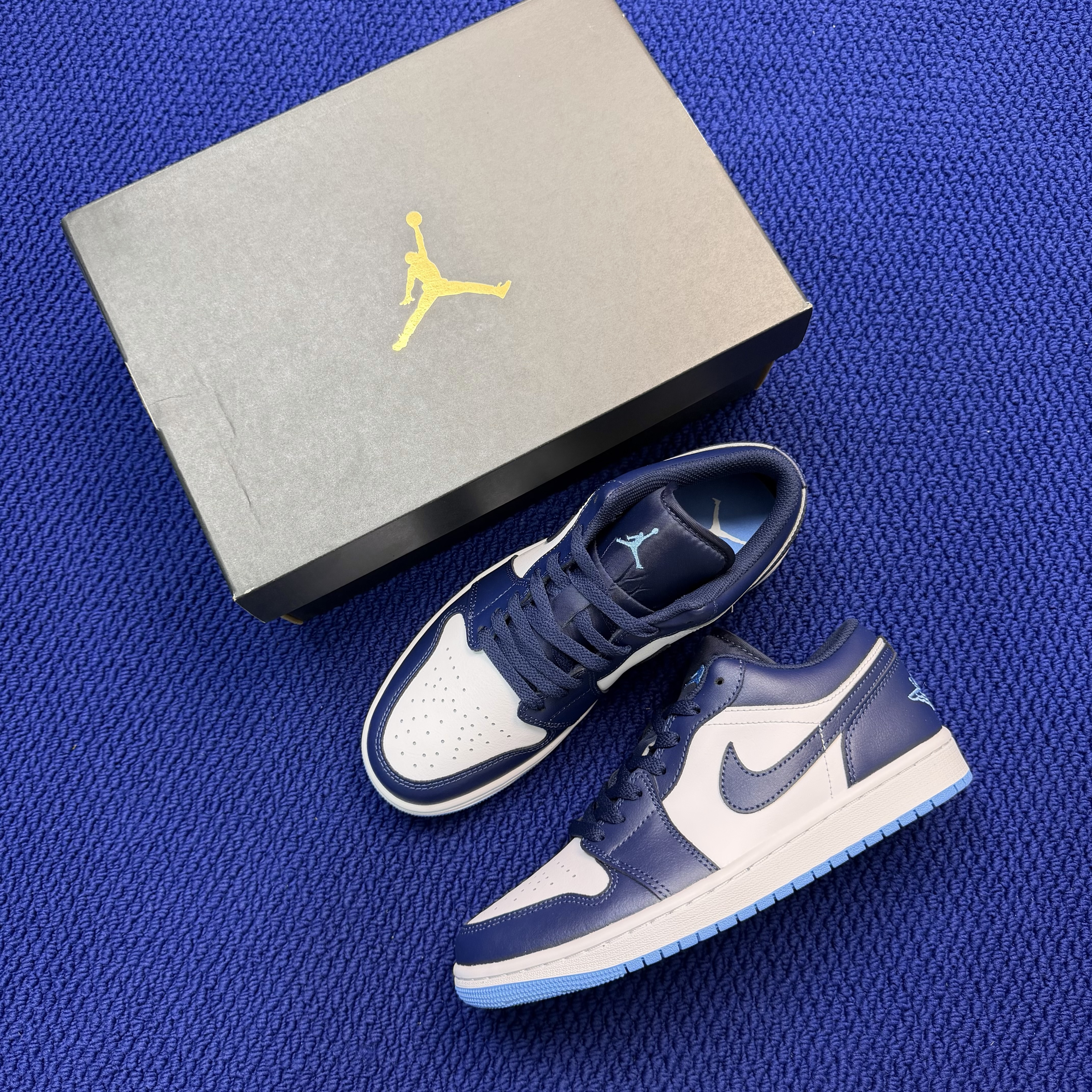 Nike Air Jordan 1 Low 553558-404