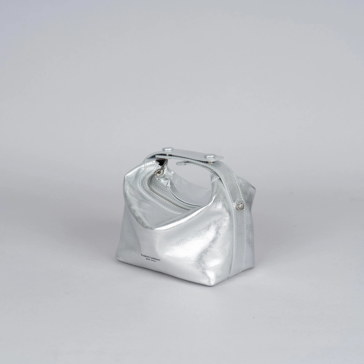 【26SS】預訂_New button Cross - 亮面牛皮 by Busk & Leather