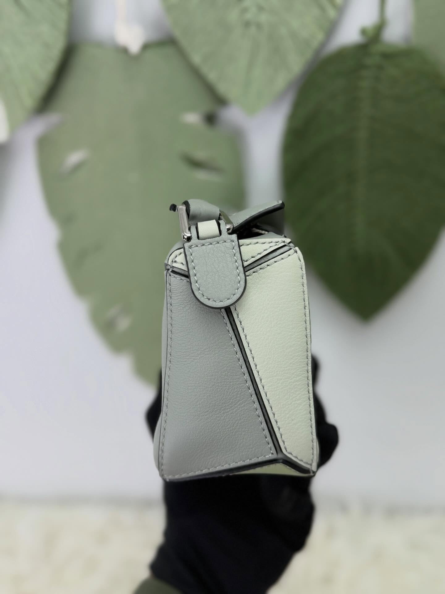 Loewe💚PRE OWNED Mini Puzzle 薄荷綠拼色 斜挎包💚