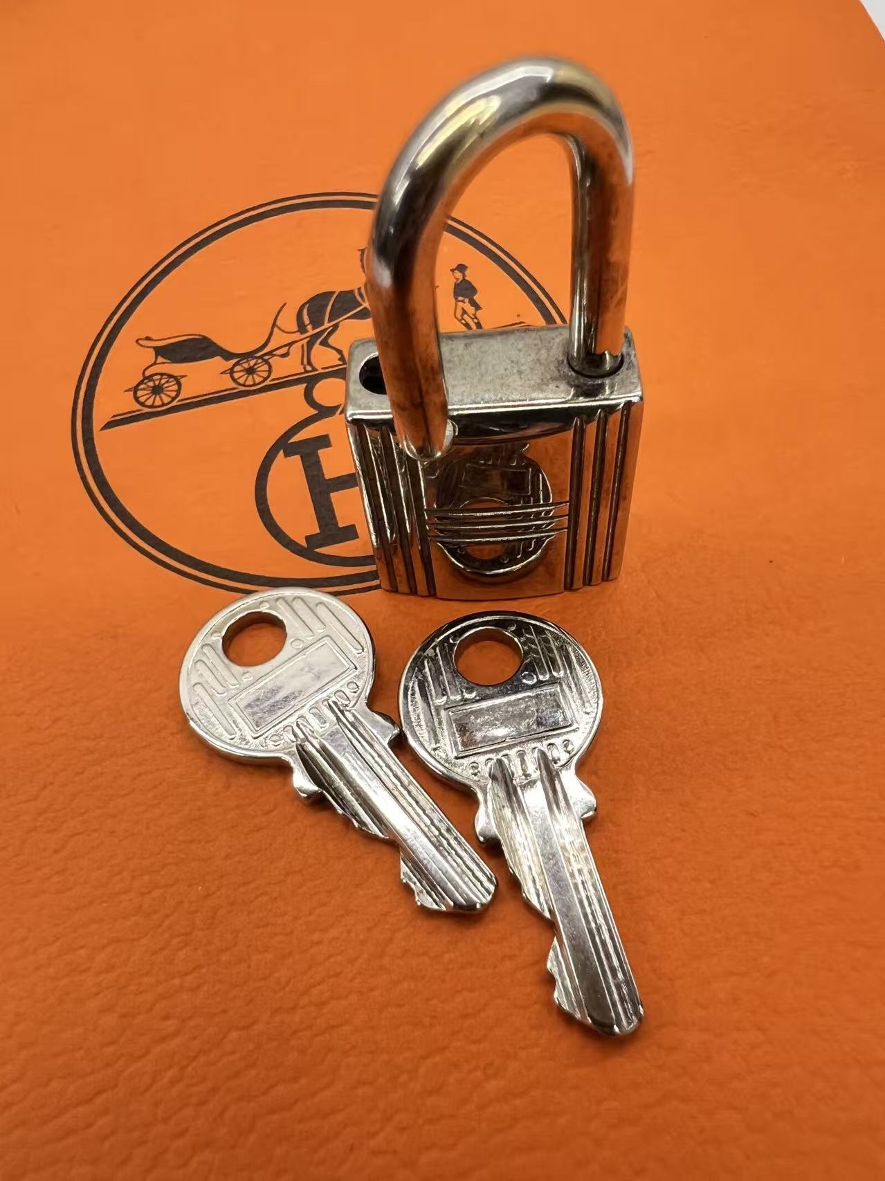 Hermes Cadena Lock and Key Set