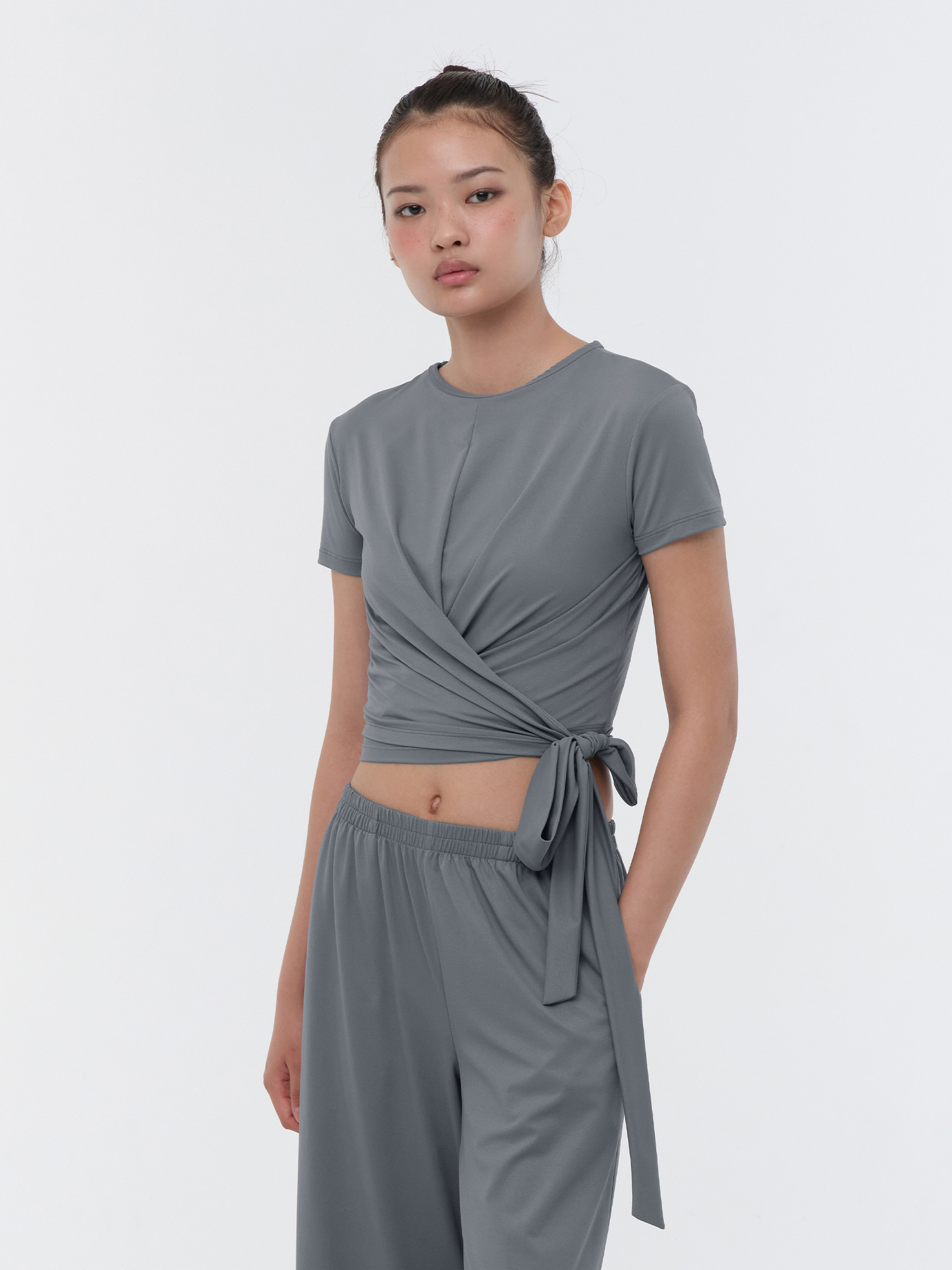 預購_Twist Strap Short Sleeve T-shirt by Conch
