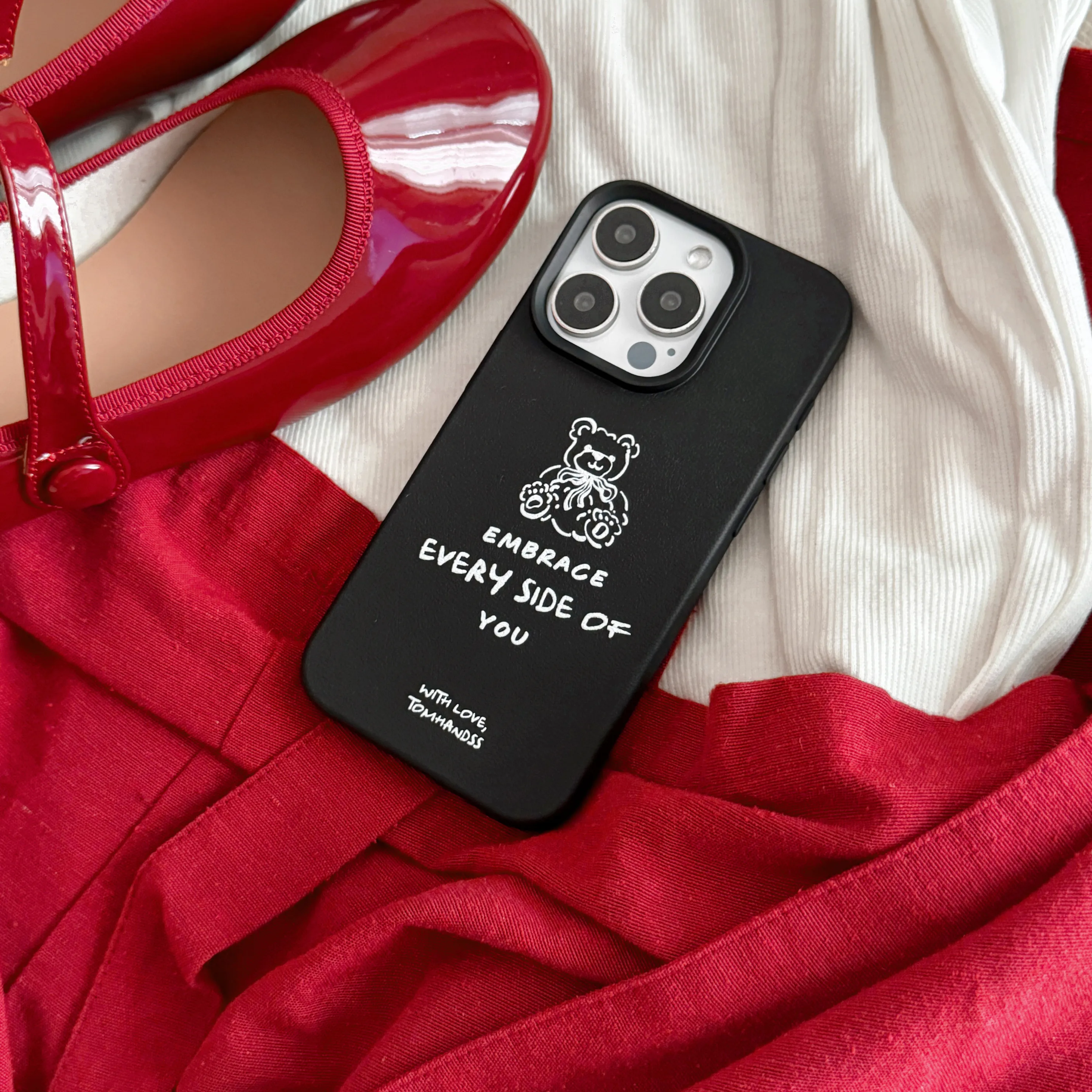 【Huggy Little Teddy】仿皮紋軟膠手機殼*象牙白/黑*