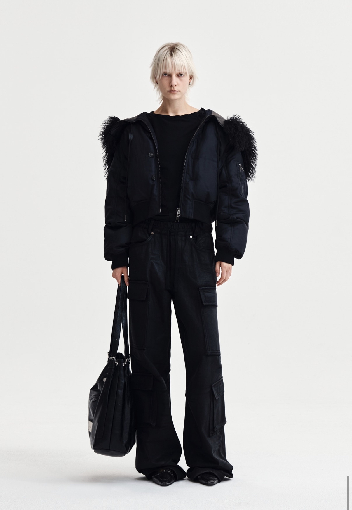 MATIN KIM 特價場 COATING CARGO DENIM PANTS IN BLACK