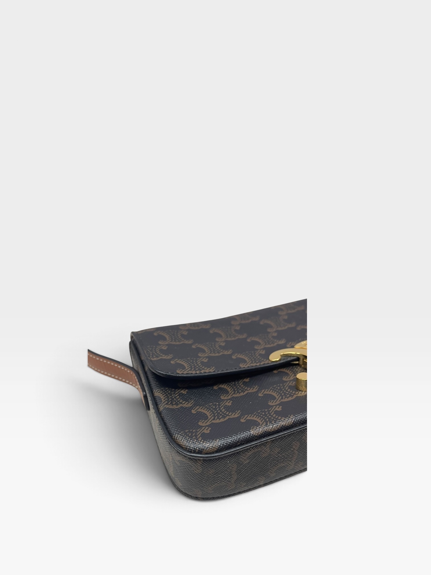 Pre-Owned CELINE Triomphe / Product Code: 102914