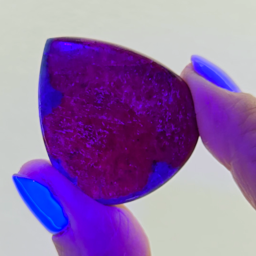 Ruby in zoisite teardrop cabochon with strong UV - RBY124