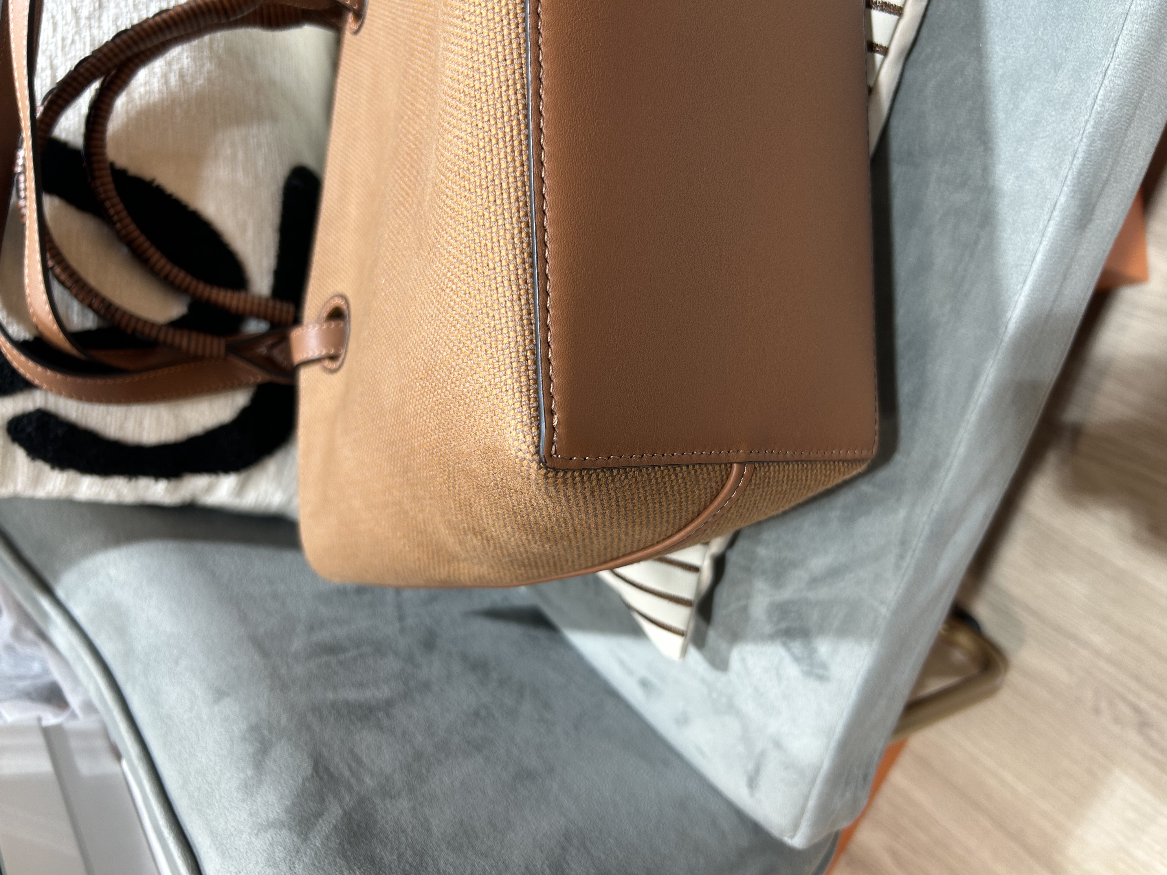 LOEWE Anagram 2 way bag tote shoulder bag Tan 100%Authentic, 98%anew ✅Dust bag