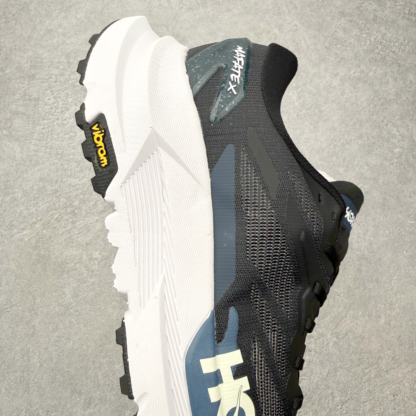 Hoka One One Mafate X