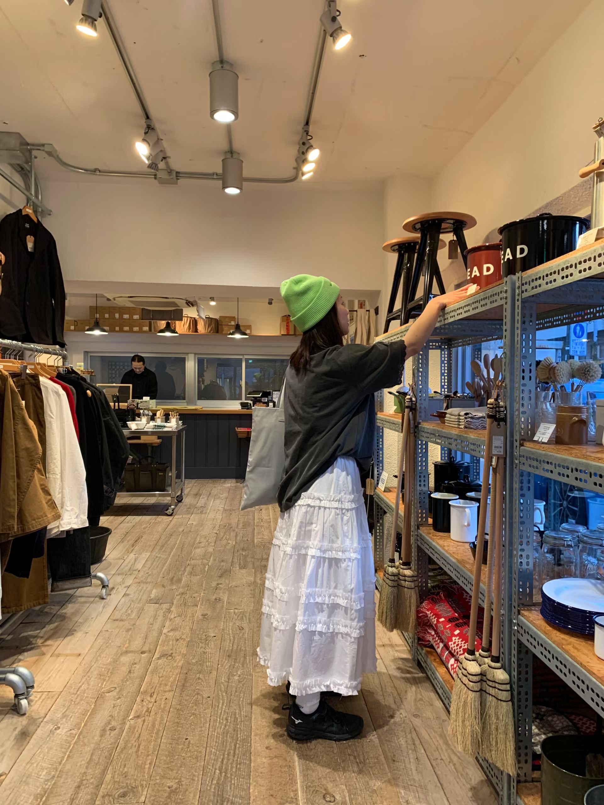 小狗Print 通花邊袖Tee