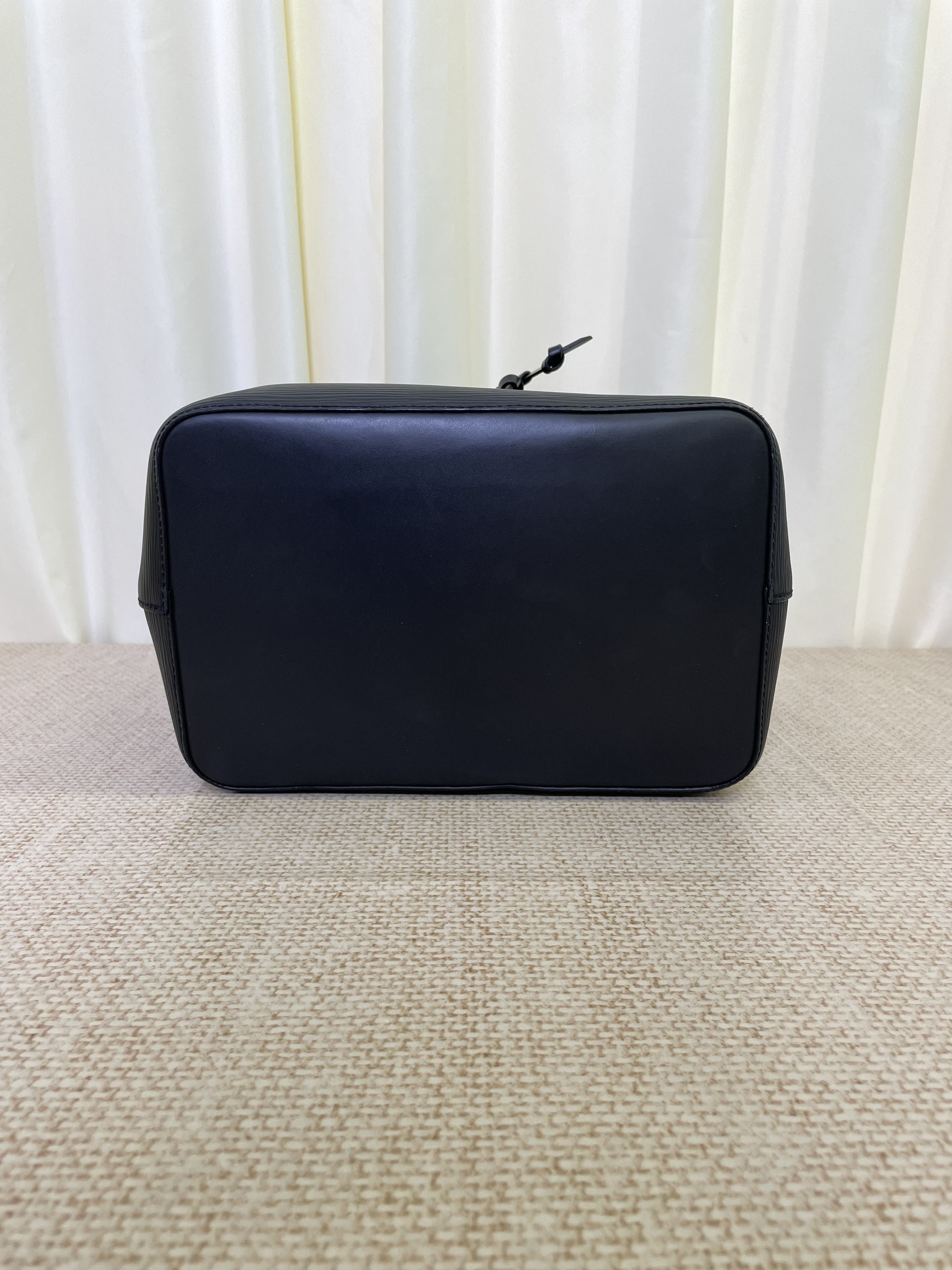 Pre-owned Louis Vuitton NéoNoé MM bucket bag / Product Code: 26031005