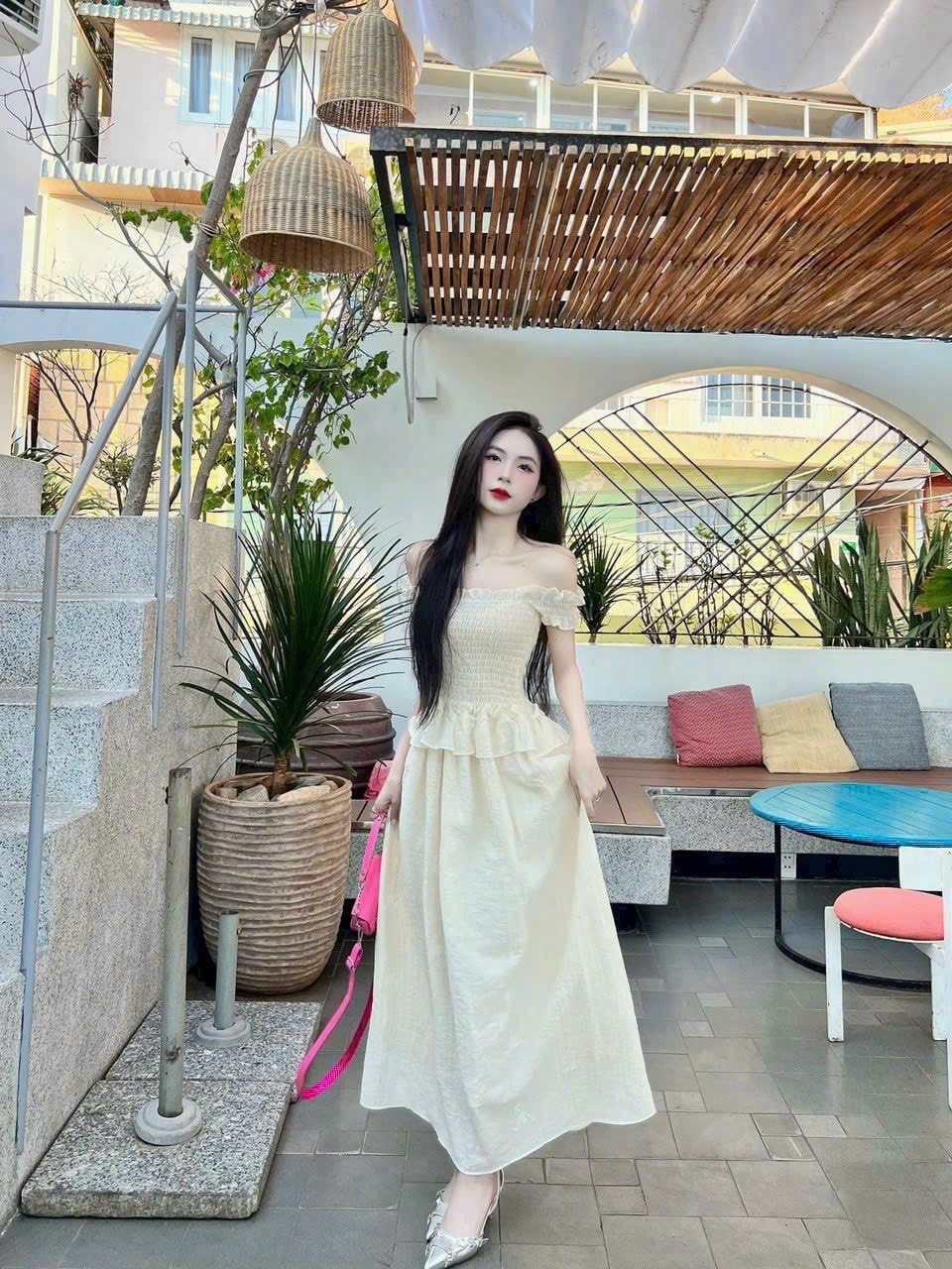 米色露肩修身A字中長洋裝两件套“海灘風格”