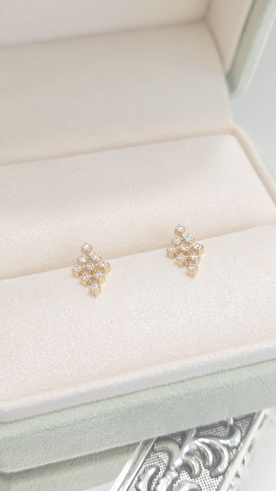 18K蕾絲鑽石耳釘 d0.4ct/18