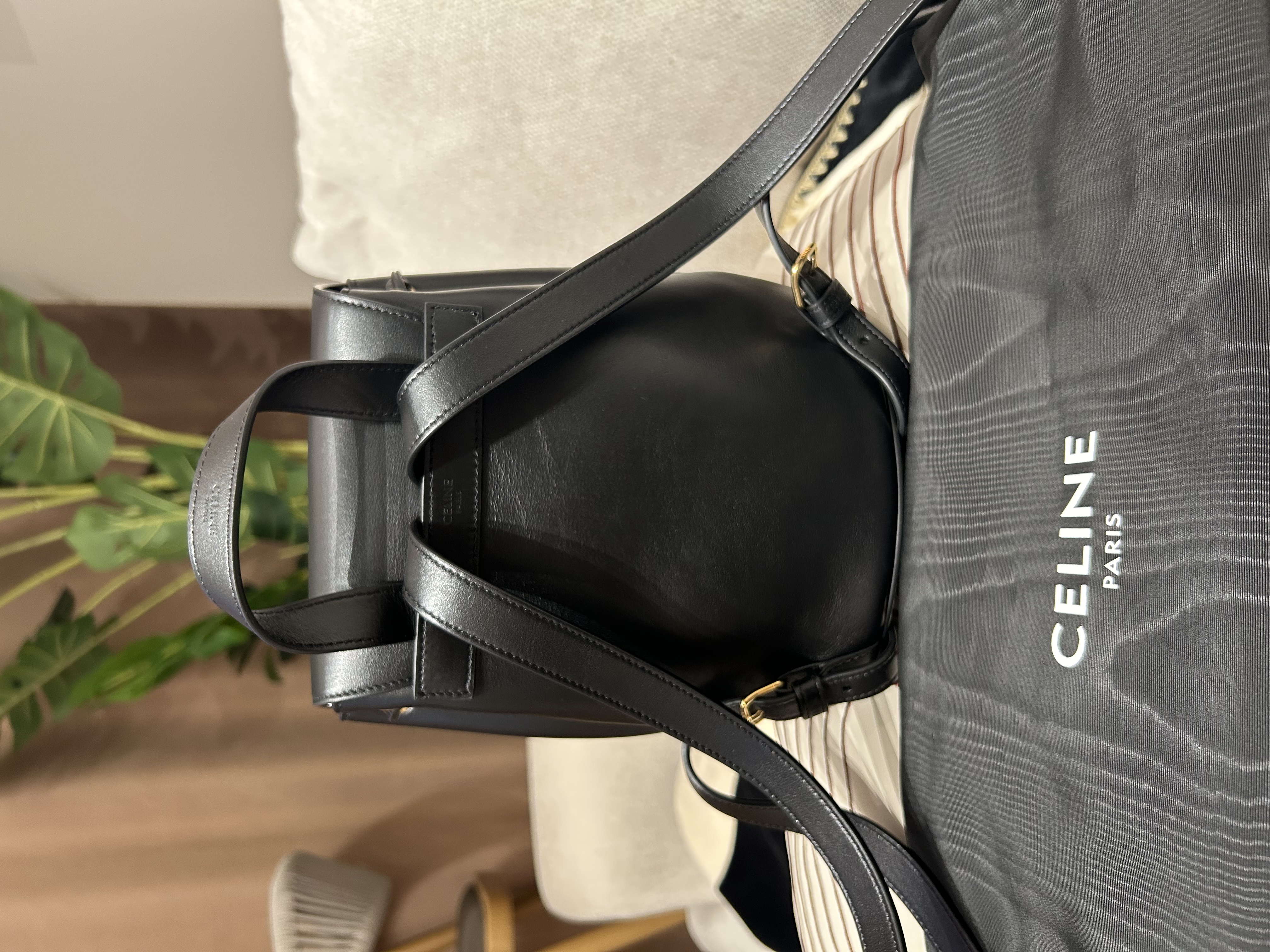 Celine Bonnie Backpack 黑色金扣 100%Authentic, 98%New ✅Dust bag