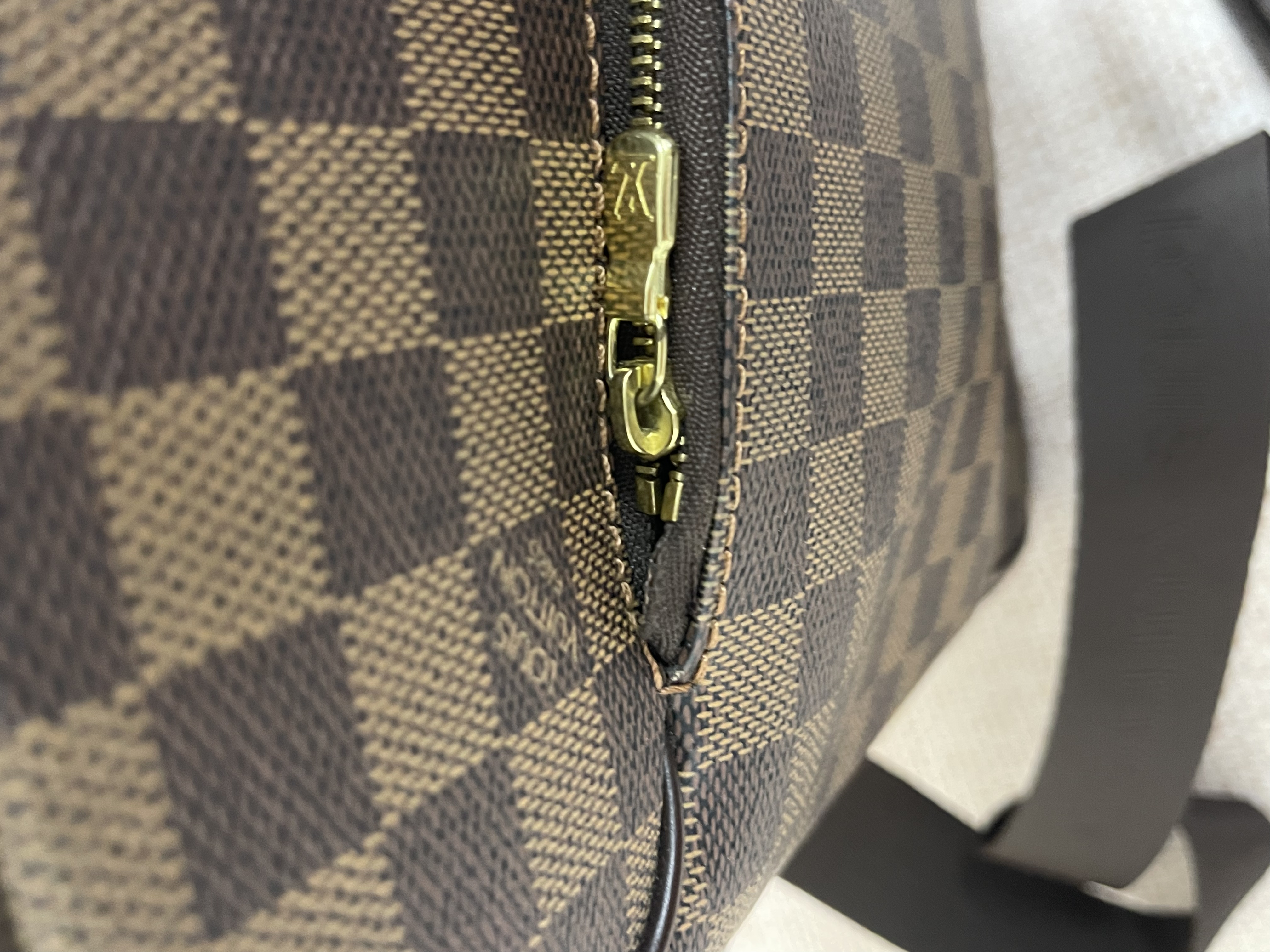 Pre-owned Louis Vuitton Damier Ebene Olav MM/ Product Code: 26042408