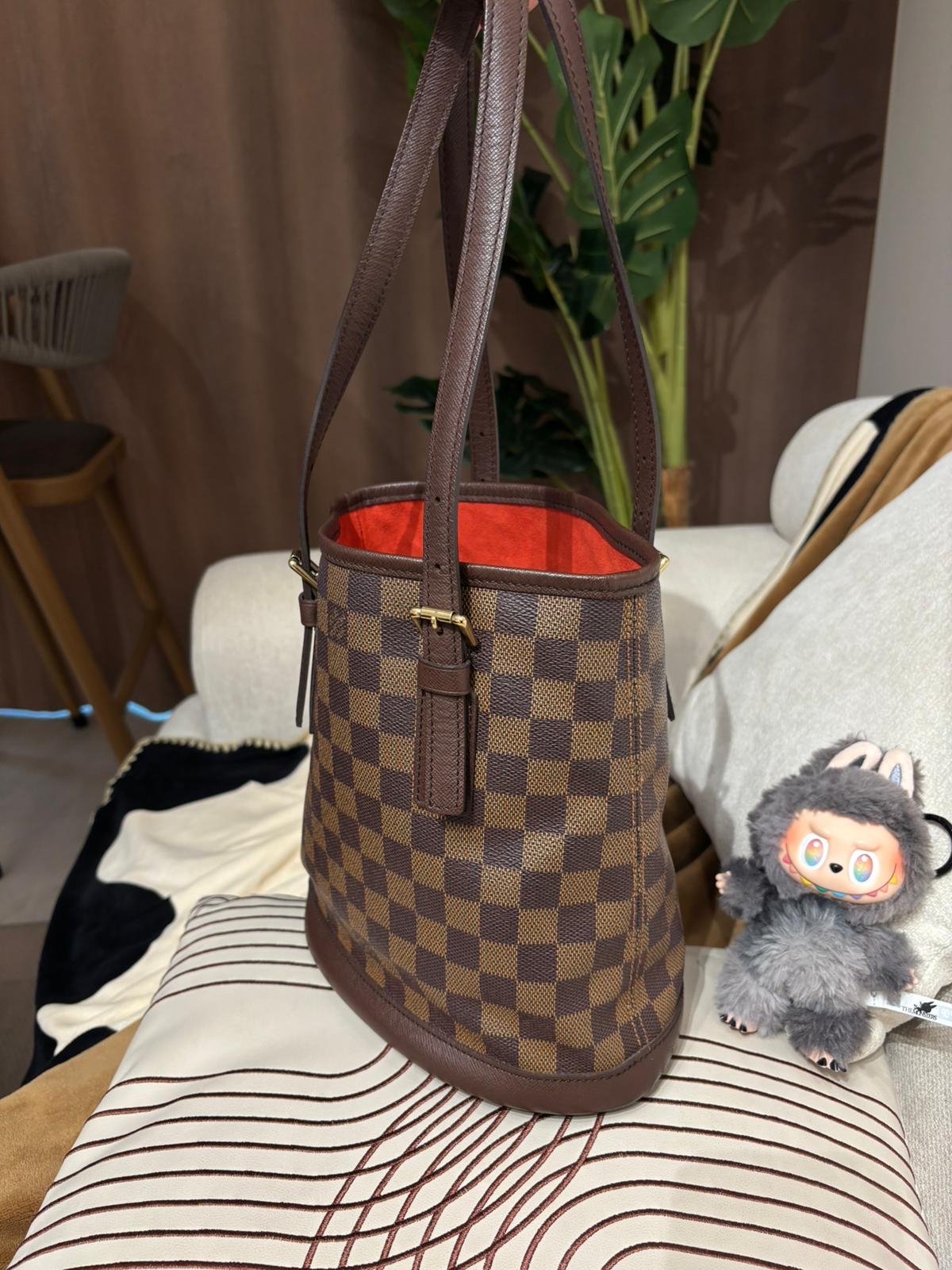 Lv petite bucket bag 100%Authentic,95%new✅dust bag
