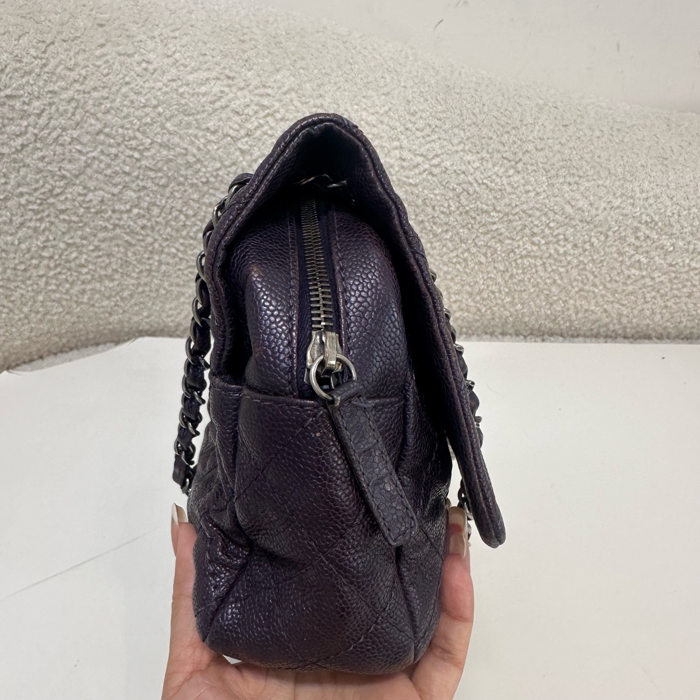 【預訂貨品】鐳射16開 Chanel 紫色cf jumb機場包