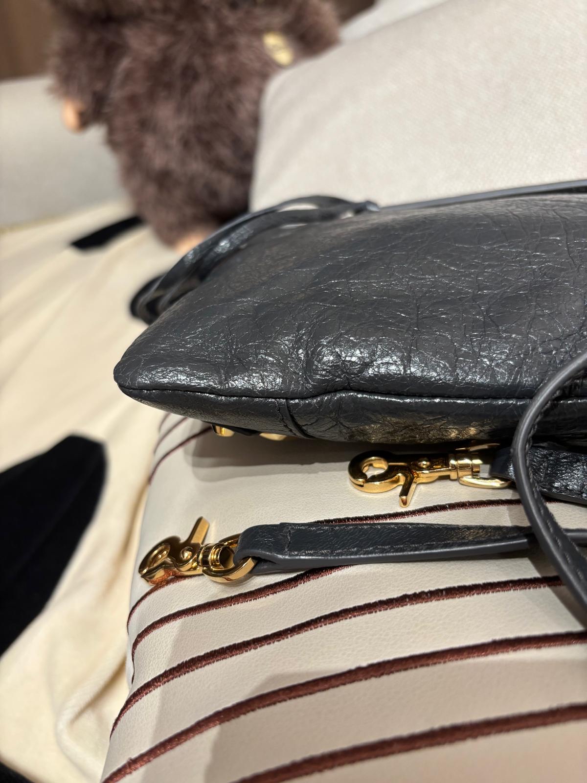 Balenciaga crossbody bag,100%Authentic,98%New ✅Dust bag