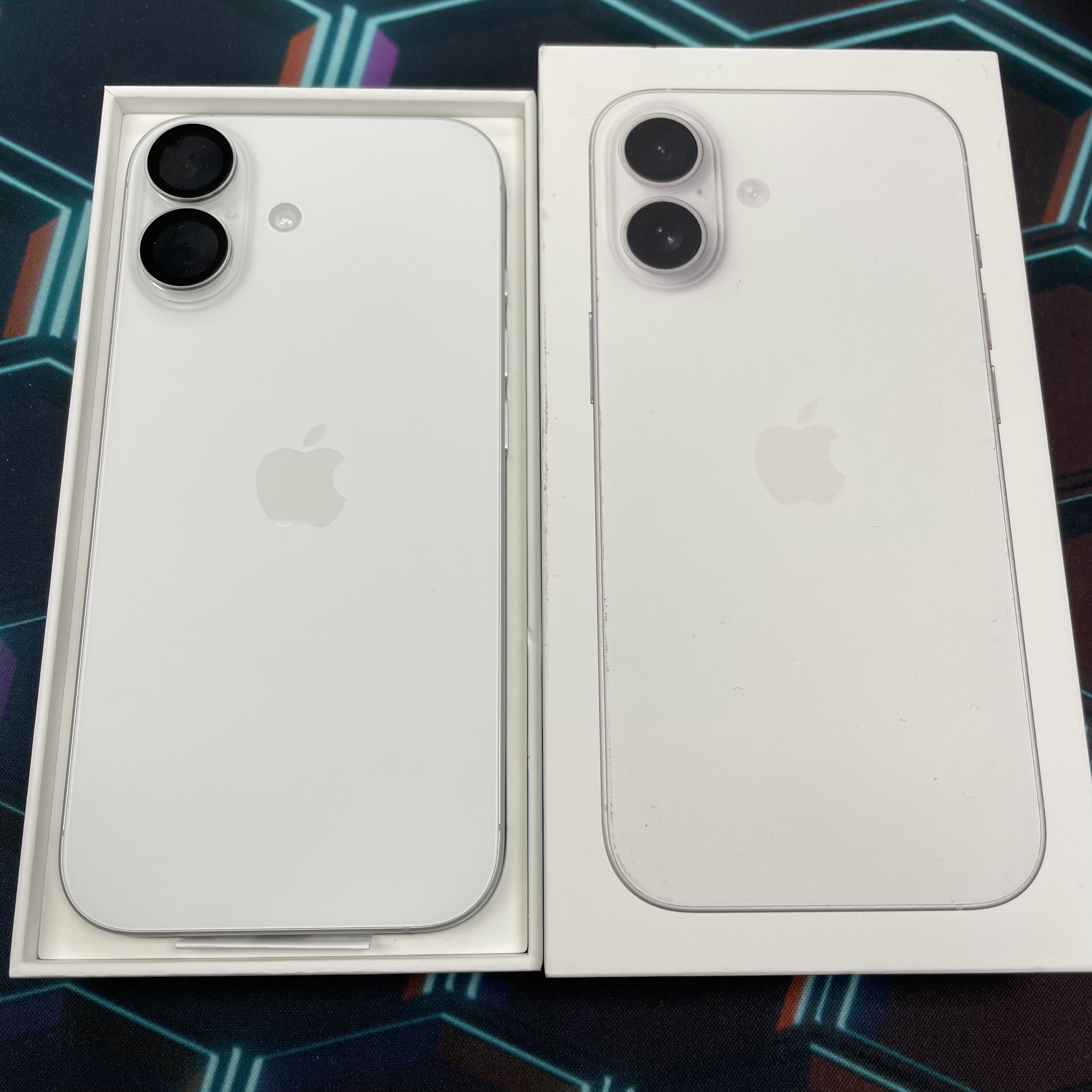 *6123 17 全新機 256GB 電100 白色 white