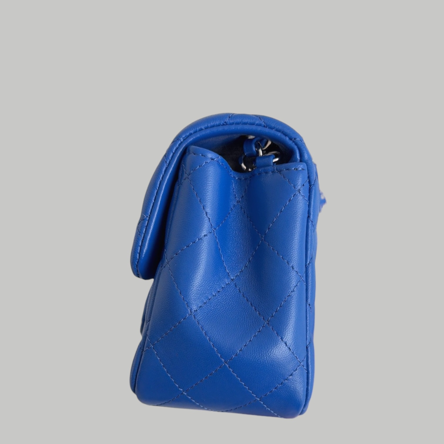 Chanel Lambskin square  藍色