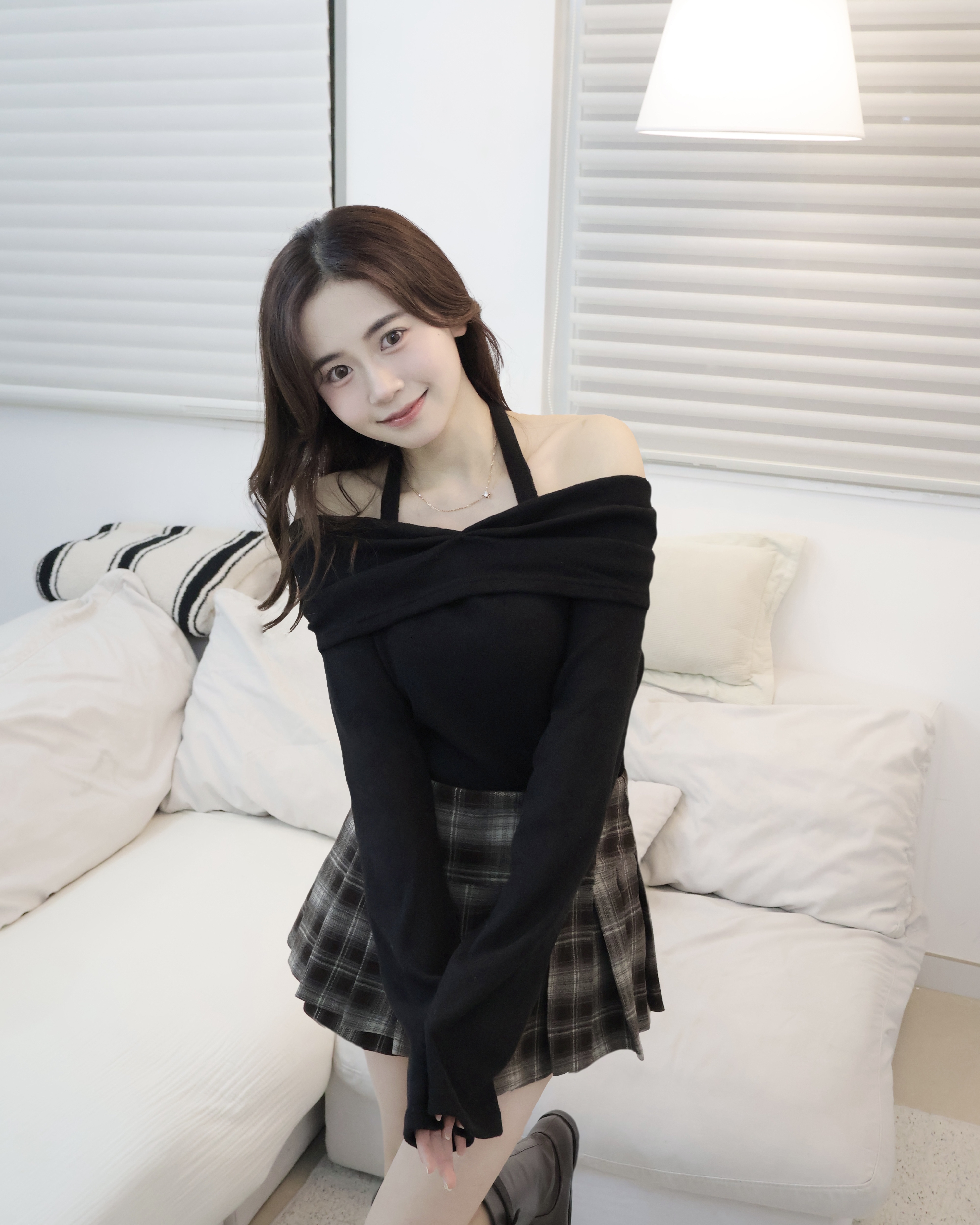 【 熱賣超過200件🧧❣️棉花糖觸感！皺褶倒V露肩上衣❤️‍🩹】Mochi Crinkled Off Shoulder Top(四色入)