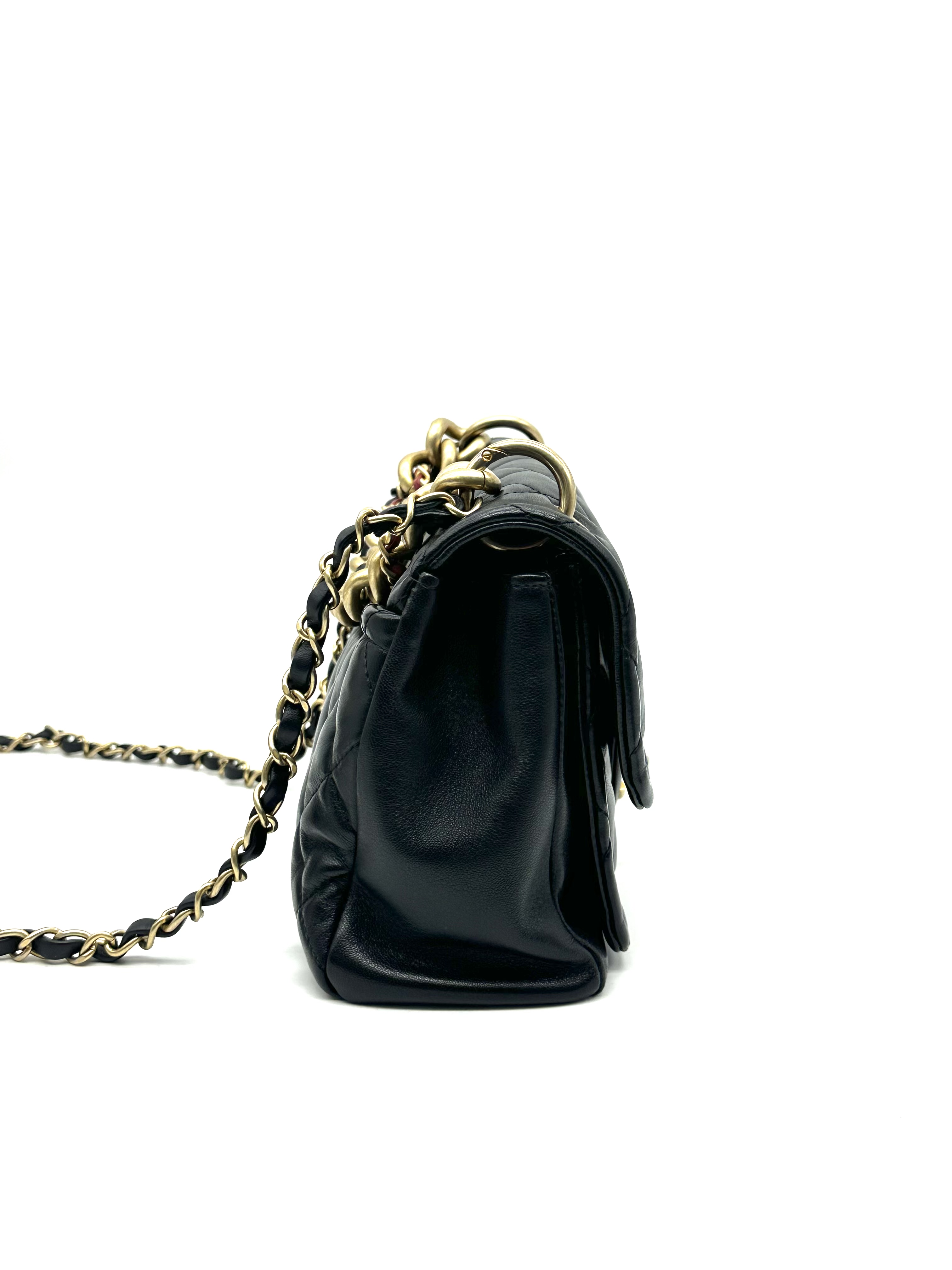 Pre-Owned CHANEL Matelassé Coco Mark chain crossbody shoulder bag / Product Code: 26041516