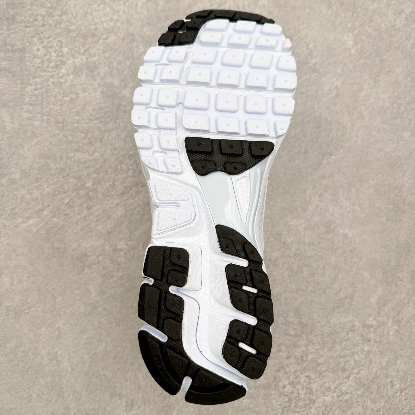 Nike Air Zoom Vomero 5 FJ2028-401 