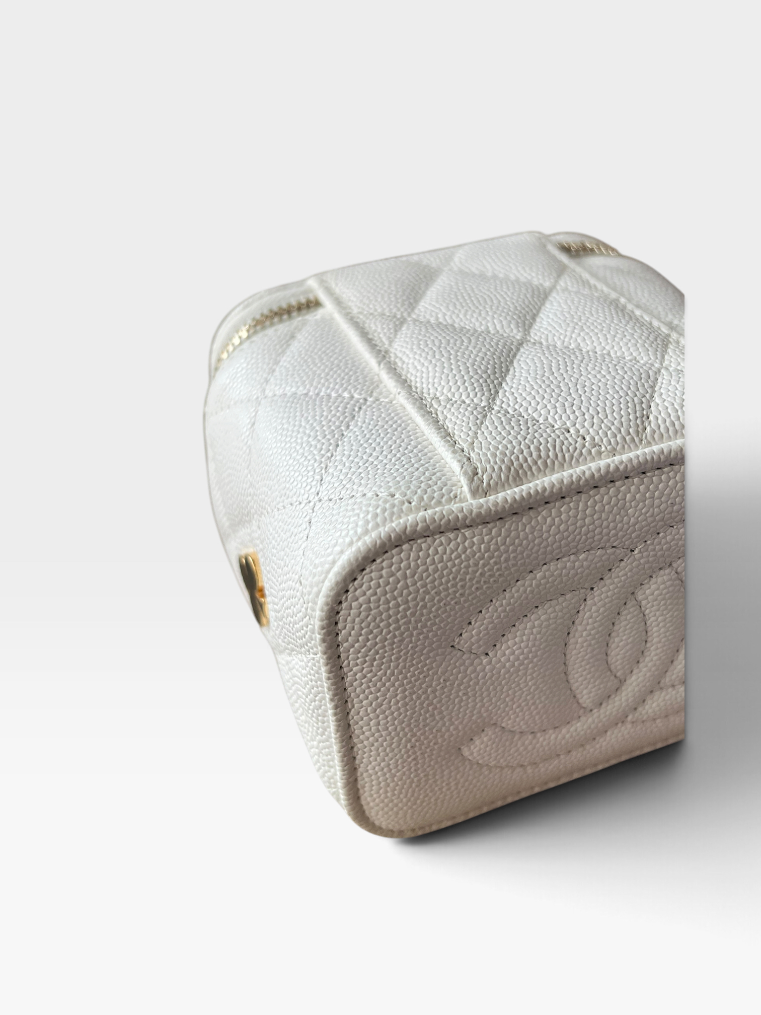 Pre-Owned CHANEL Coco Casino Mini Vanity Case / Product Code:091809
