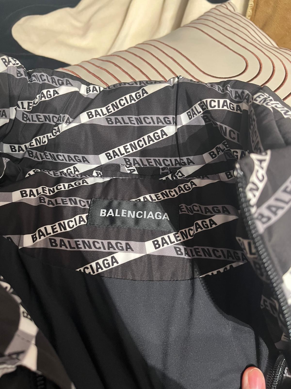 Balenciaga Quilted Logo Print Shell Jacket 100%Authentic, 98%New 