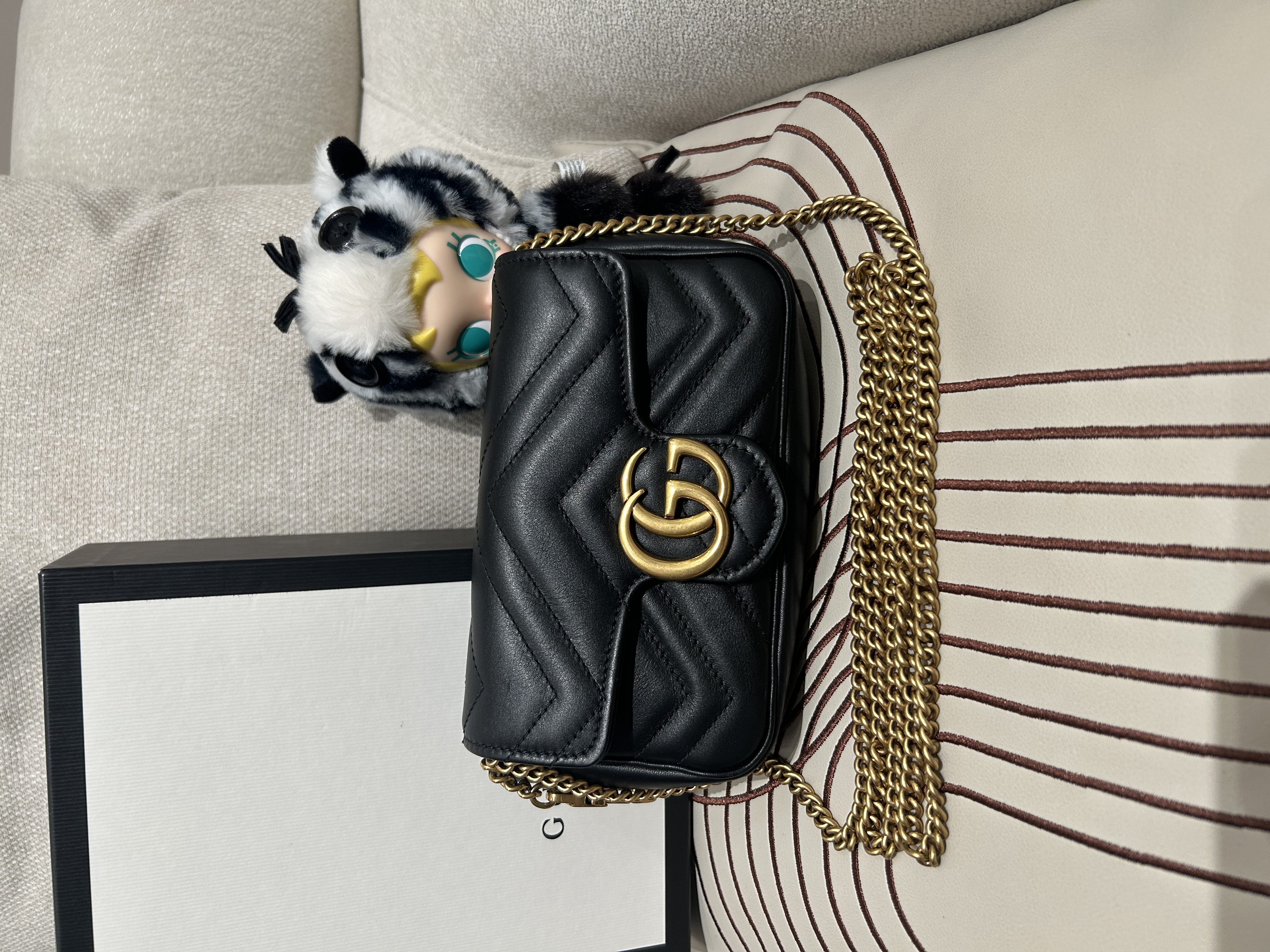 Gucci gg marmont mini flap bag 黑色牛皮金鏈 100%Authentic, 98%new ✅Dust bag✅ box 