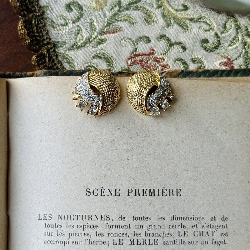Vintage 1980s Nina Ricci Gold Tone Texture Moon x Bejeweled Crown Clip Earrings (MT2094)