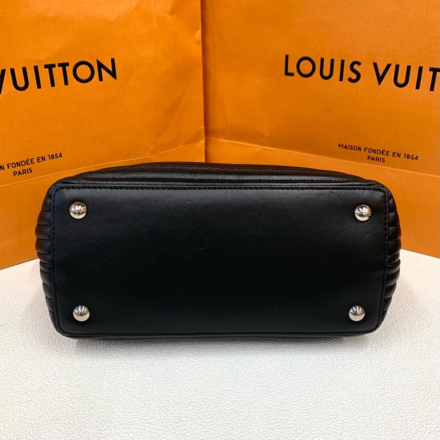 【預訂貨品】Fendi Dotcom黑銀牛皮斜孭袋