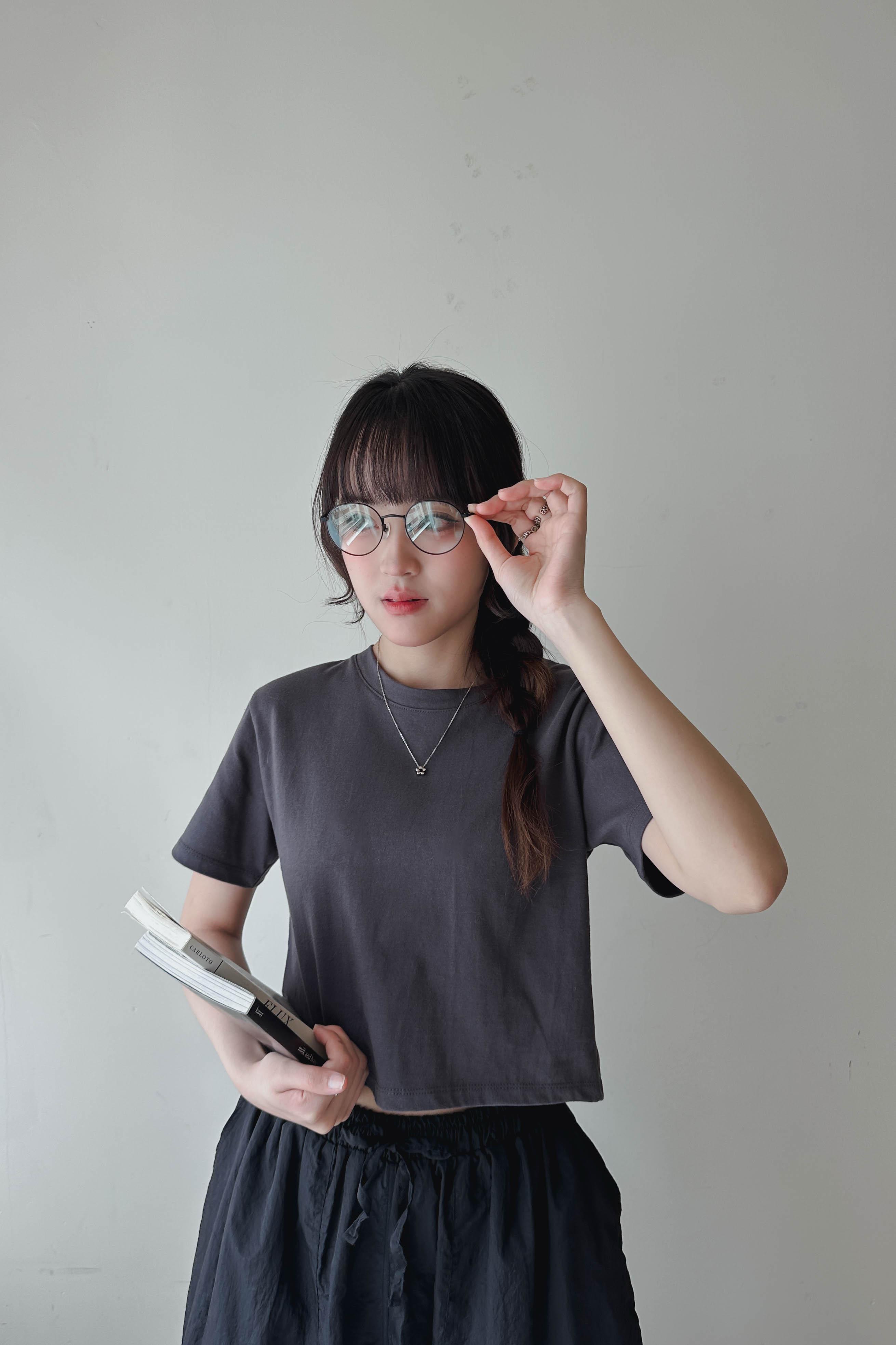 後開衩微寬鬆Crop Top