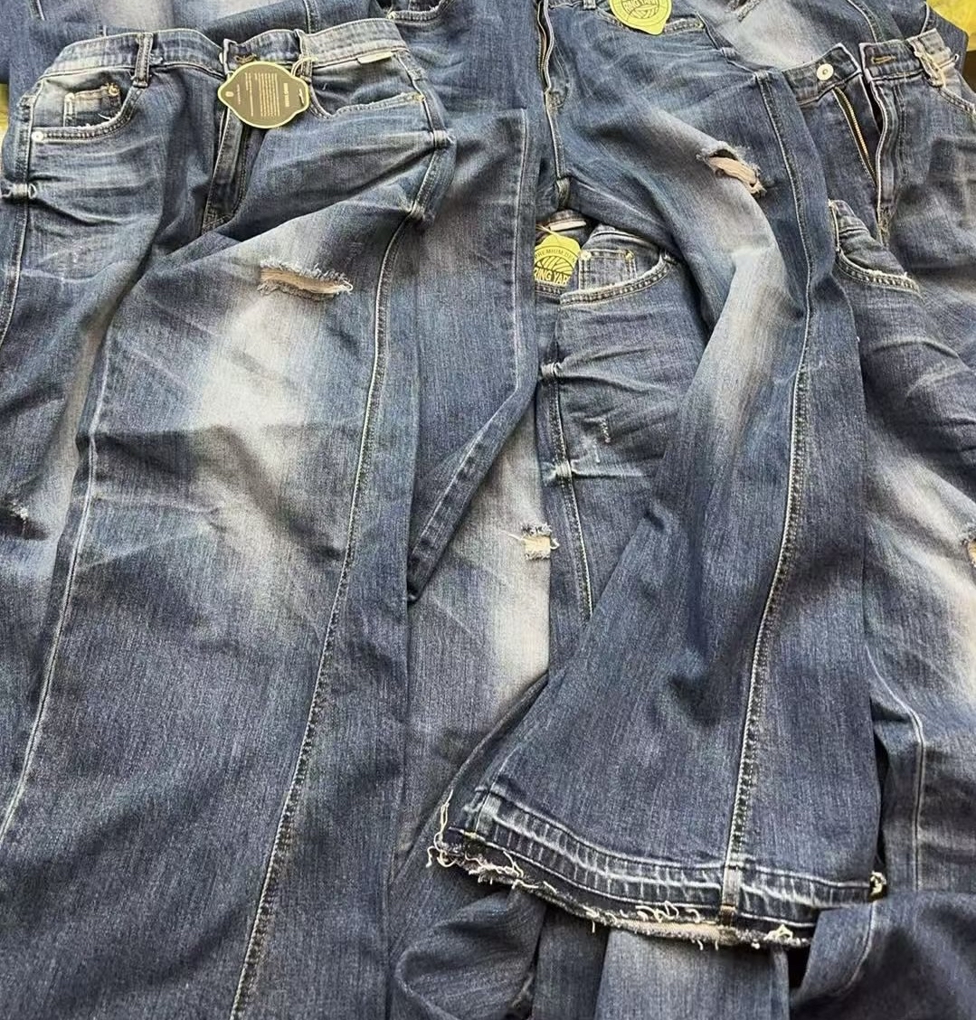 型格Soso 腳闊牛