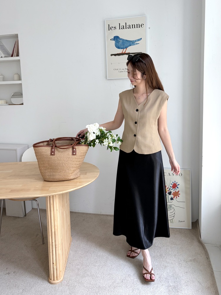 Signature Linen Blend Vest (Camel)