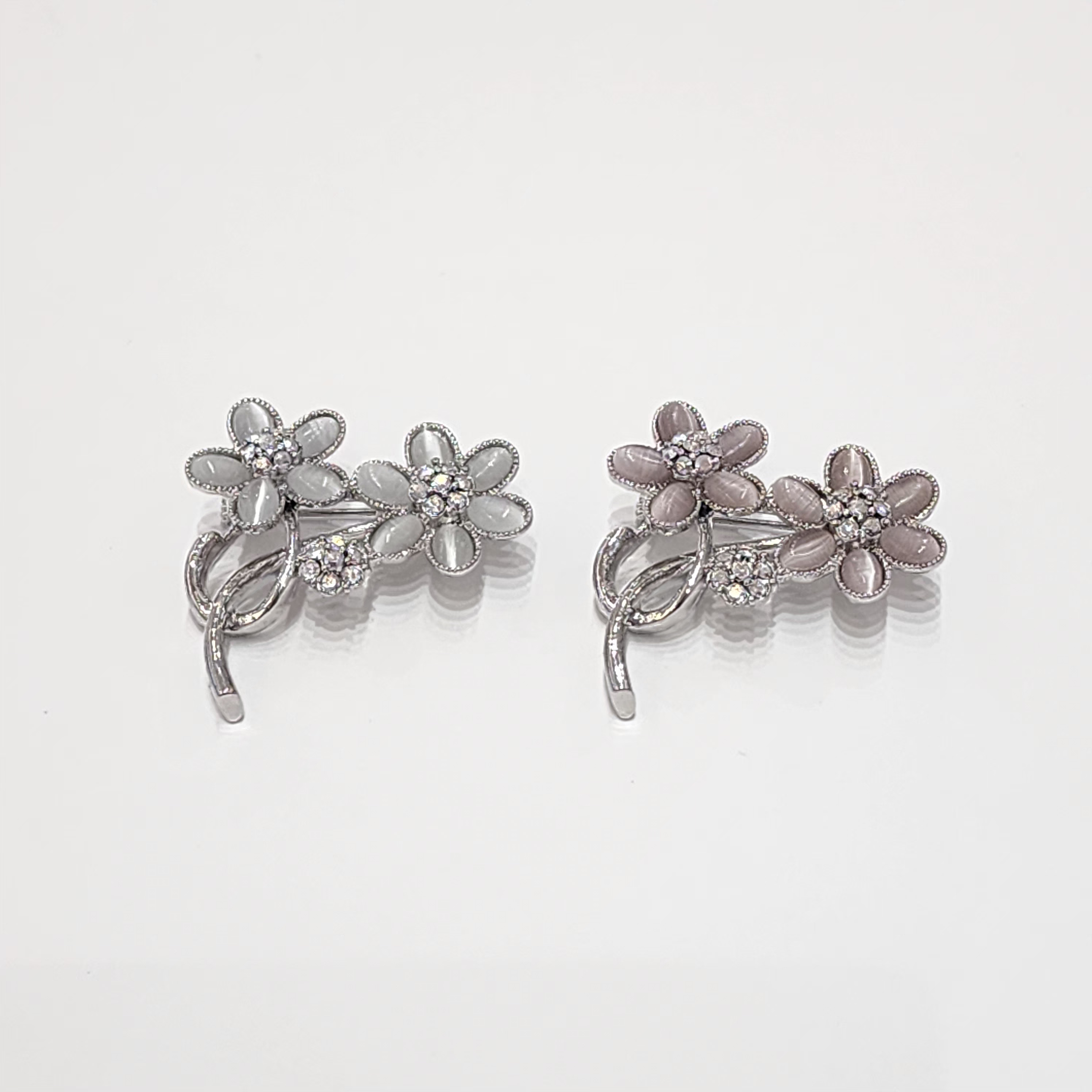 SWAROVSKI CAT EYE STONE PETAL WALTZ BROOCH