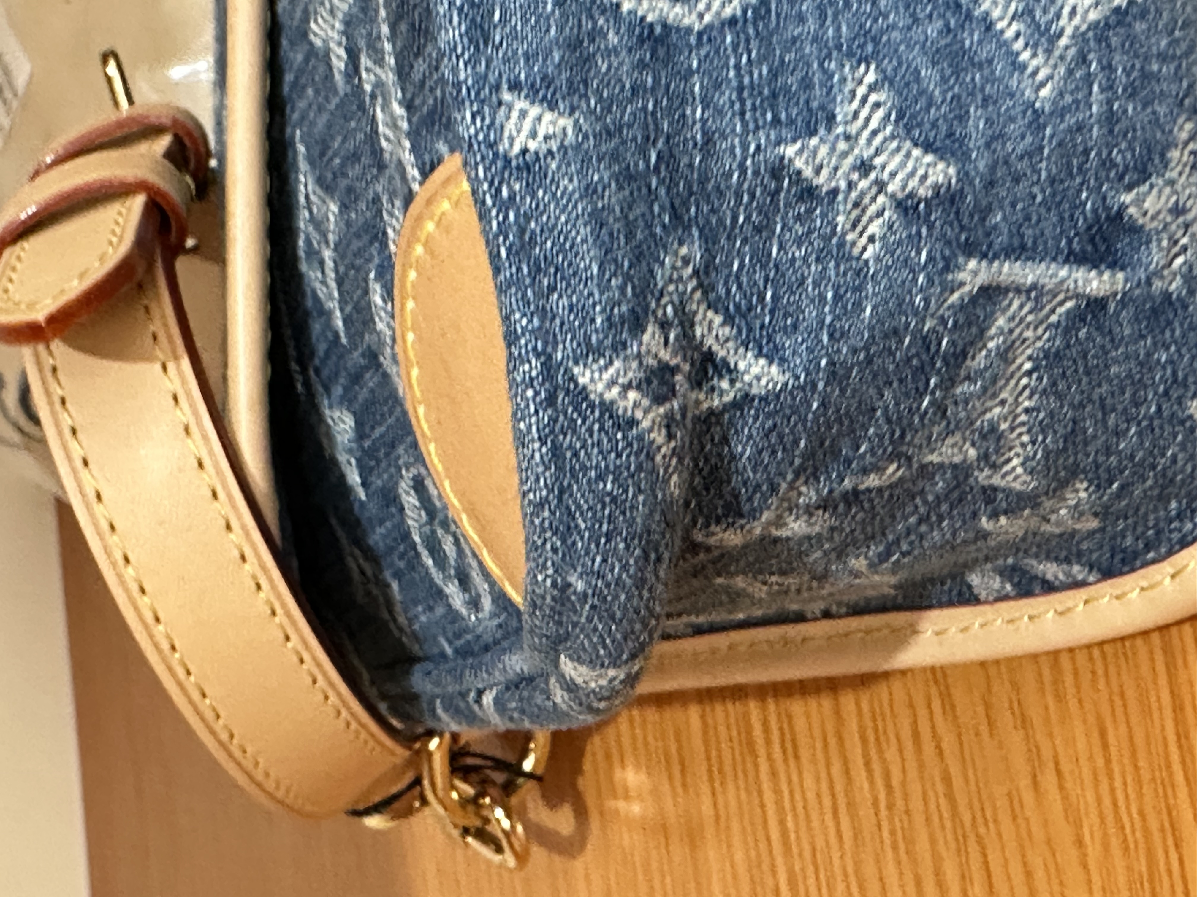 直播貨品 |  [1個-$100 2個-$300］HH36