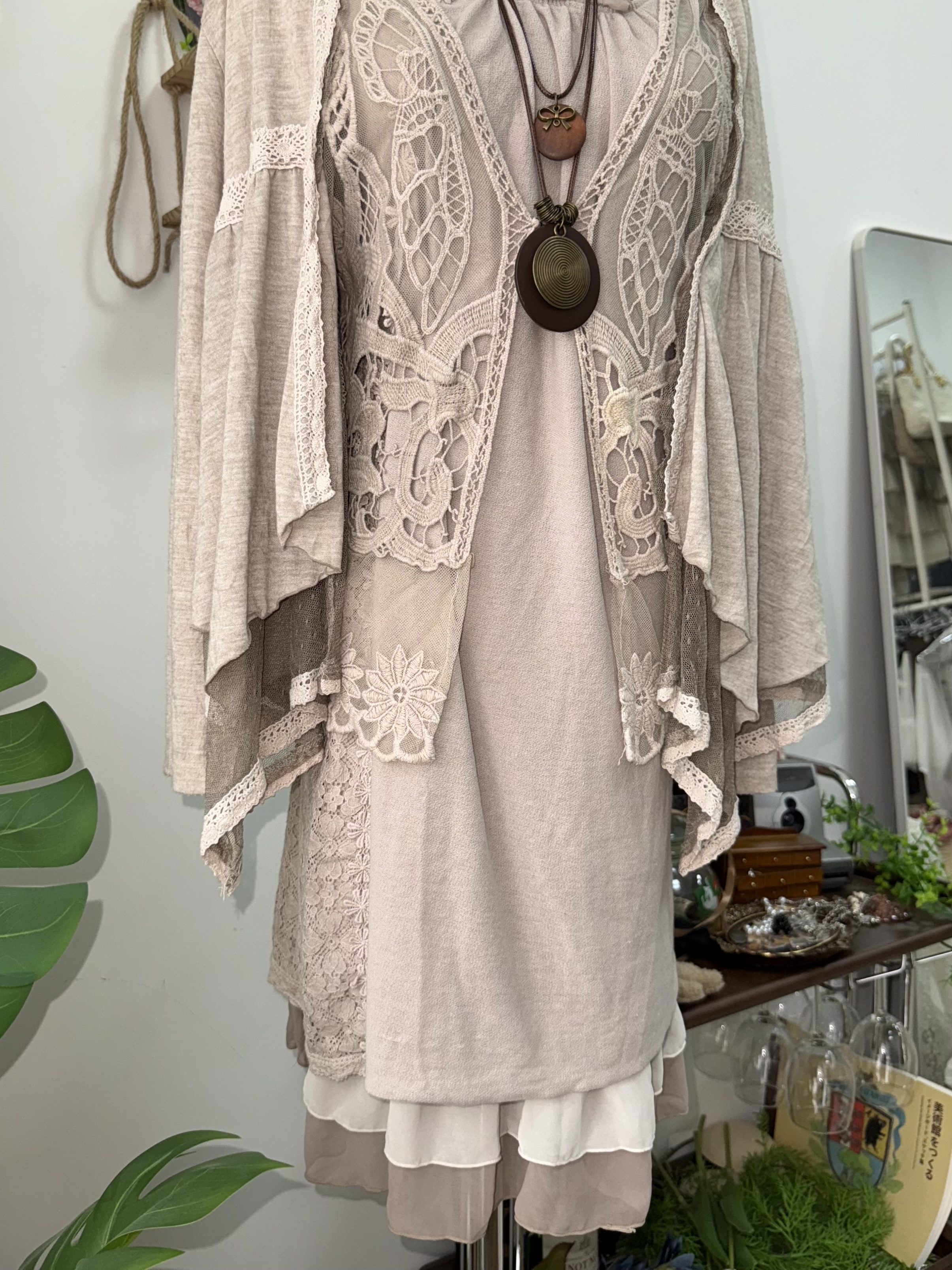 Mori Dusty Rose Sheer Lace 3-Piece Set