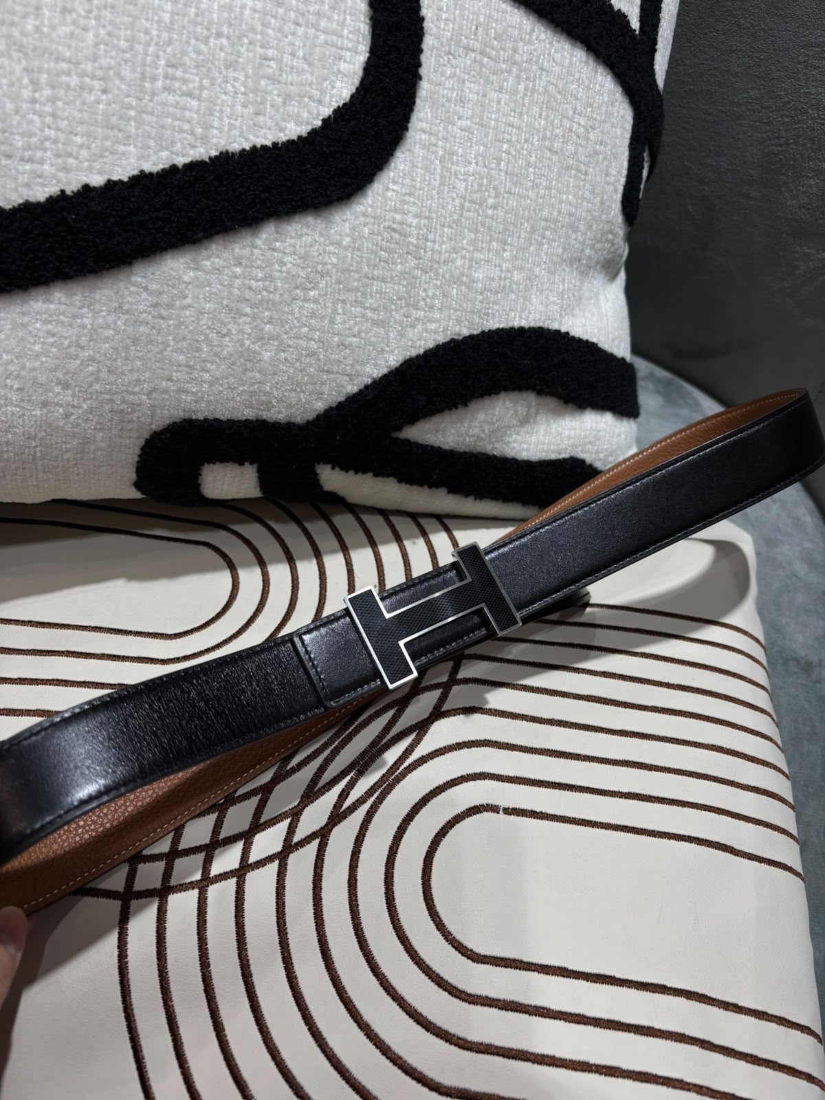 Hermes H belt SIZE 95 牛皮雙面皮帶  100%Authentic, 95%New