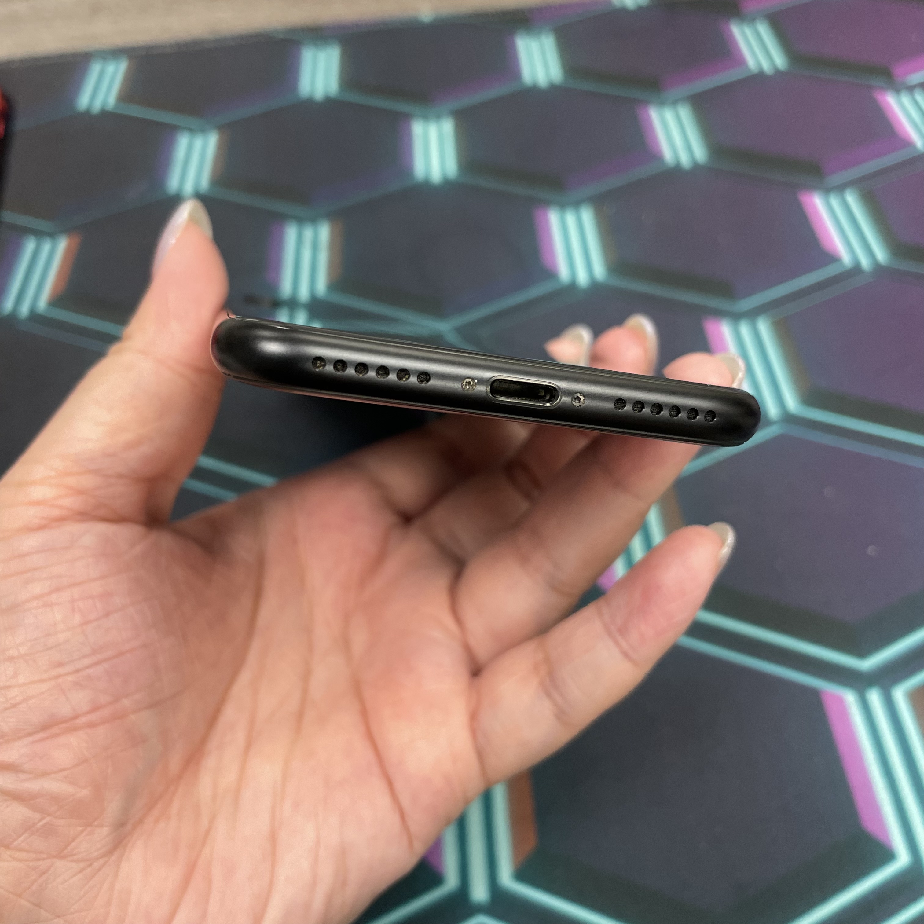 *7021 SE 2 勁靚機 128GB 電80 黑色 black