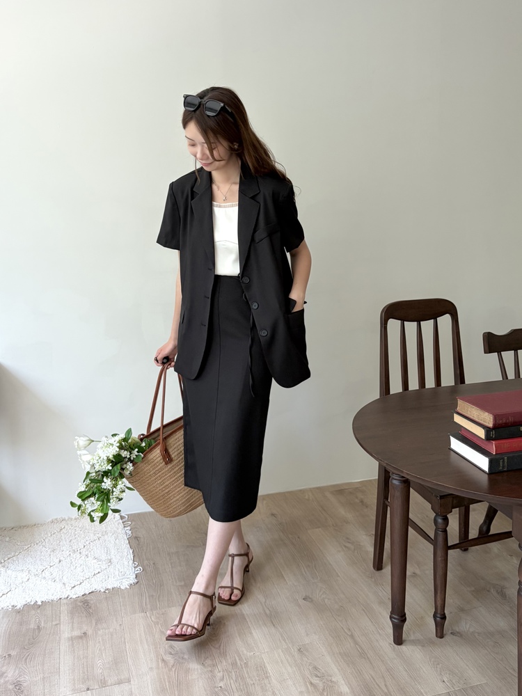 Noir Belted Skirt (Black)