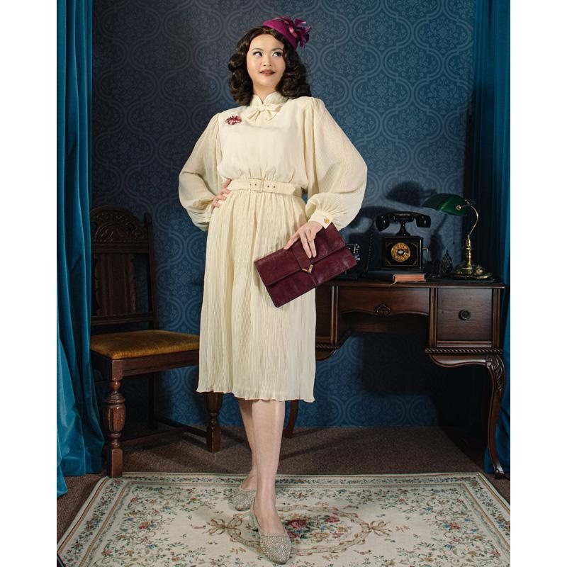 C.a. 1980s Lilli Ann Ivory Beige Accordion Bishop Sleeves Day Dress with Bow(MU108-26)