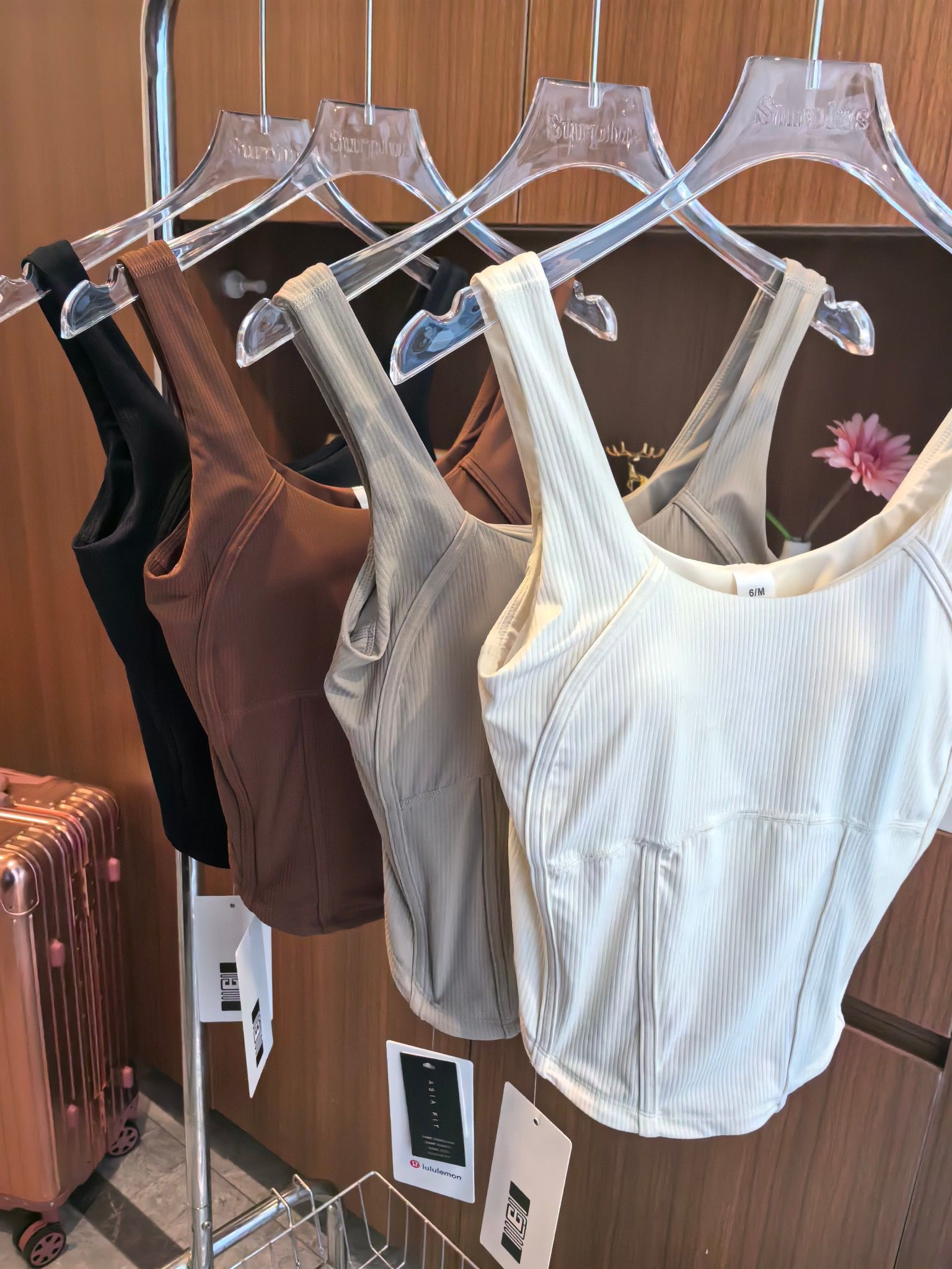 $108件。2件起$98件。lulu Waist-Seamed Nulu螺紋瑜伽背心