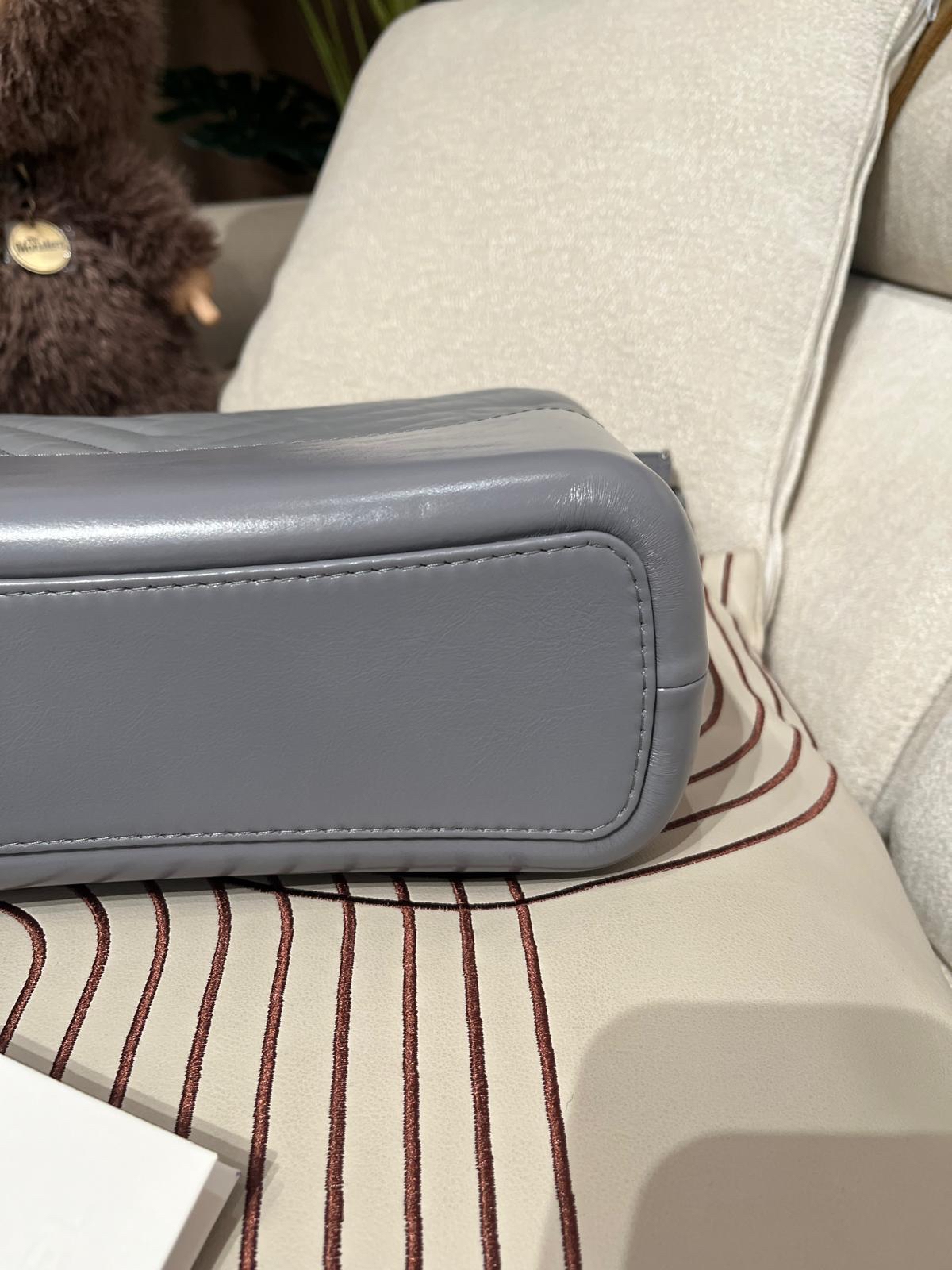 chanel Gabrielle medium Hobo 灰色V紋牛皮A93824 100%Authentic, 98%new ✅專門店收據✅29卡✅塵袋✅盒 